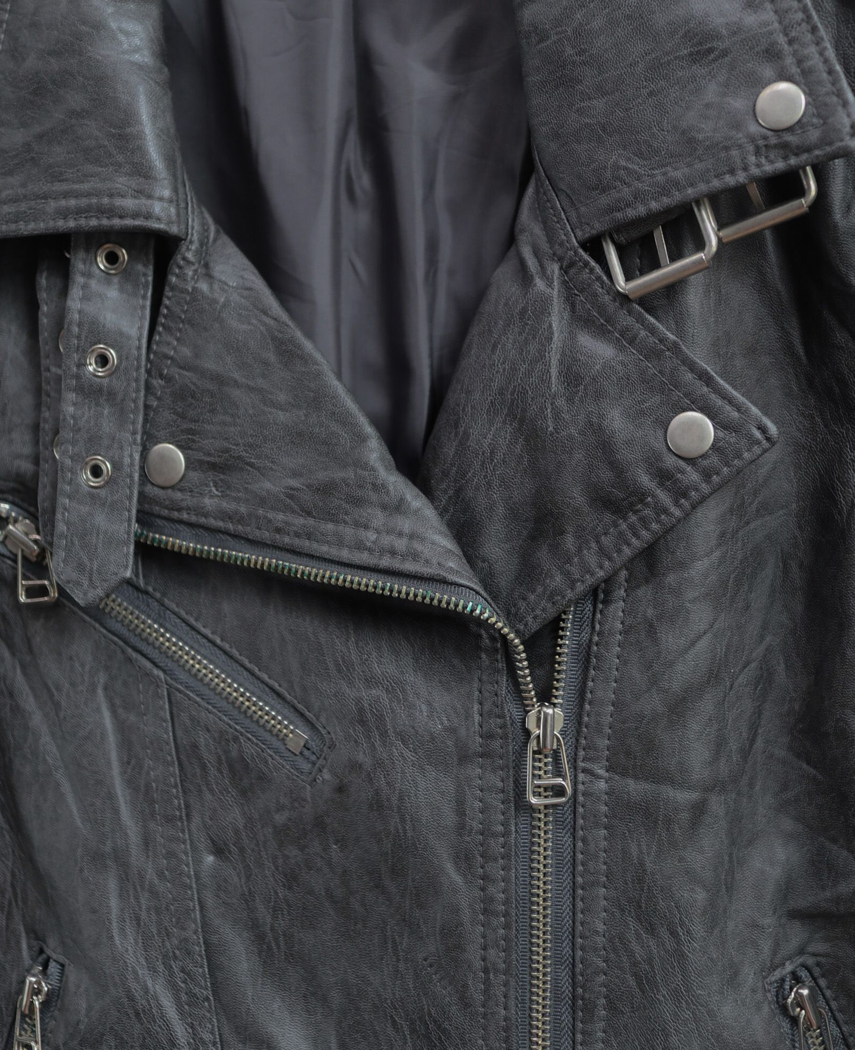 12.26.23 - VTG CROPPED REAL LEATHER BIKER JACKET