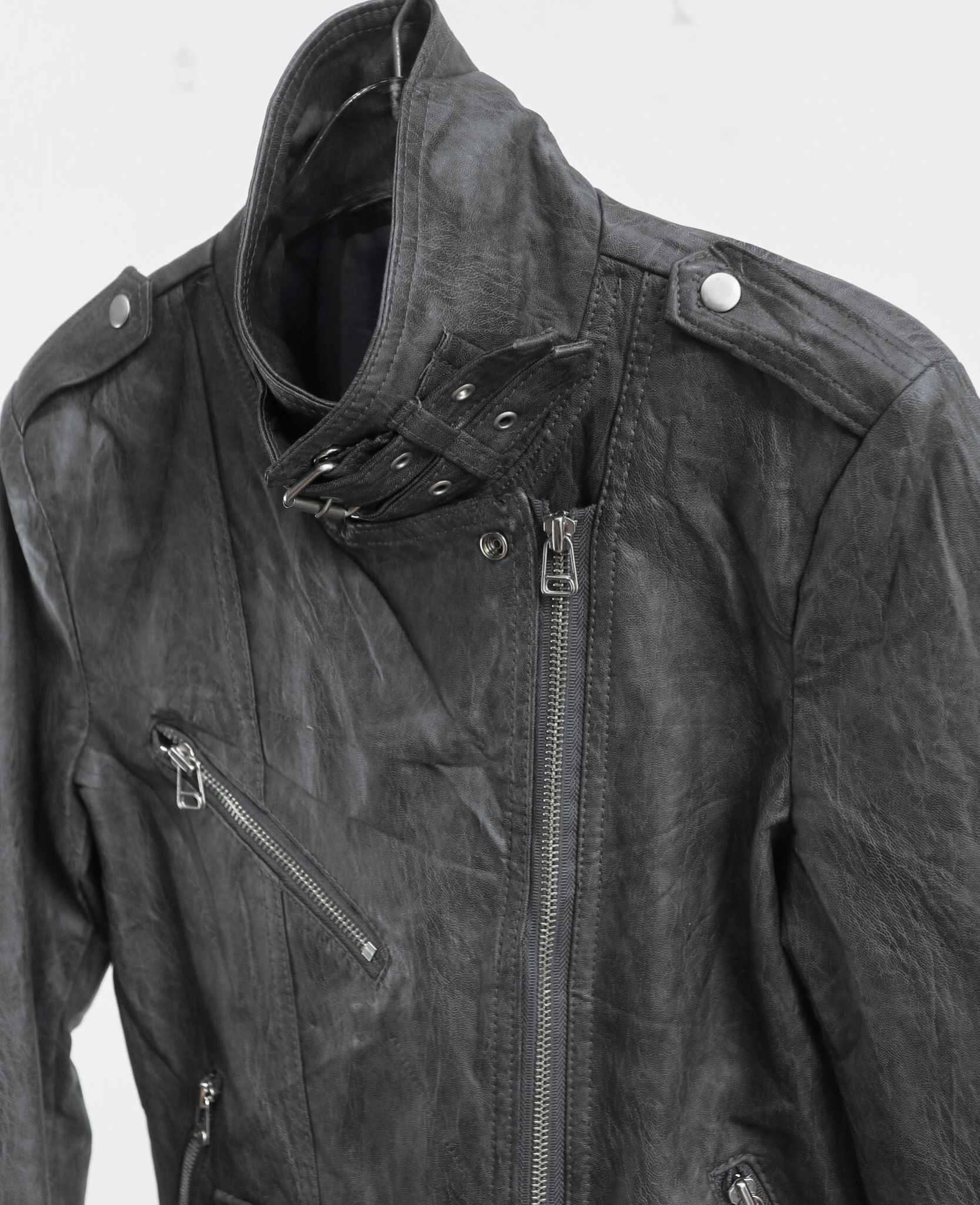 12.26.23 - VTG CROPPED REAL LEATHER BIKER JACKET