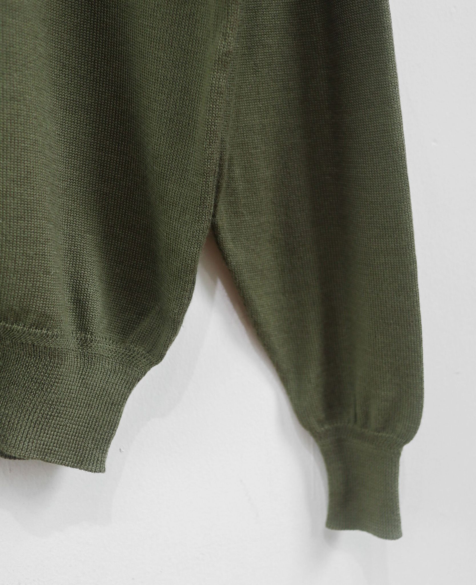 01.04.24 - VTG KNIT SWEATSHIRT - MUNSINGWEAR