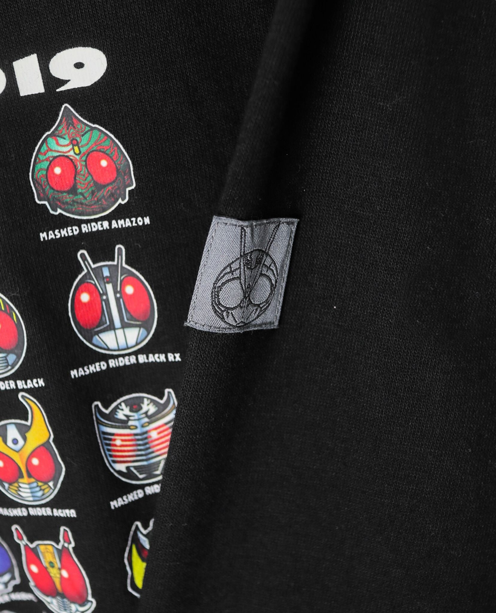 12.15.22 - VTG PULLOVER HOODIE - BANDAI APPAREL KAMEN RIDER 2019