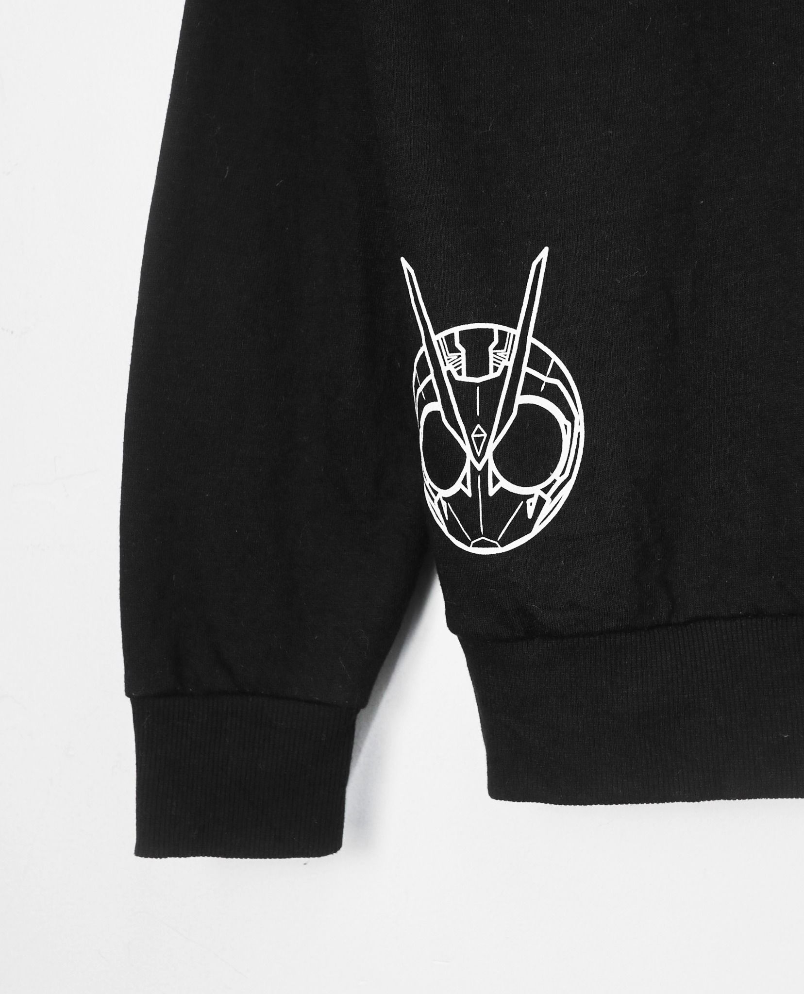 12.15.22 - VTG PULLOVER HOODIE - BANDAI APPAREL KAMEN RIDER 2019