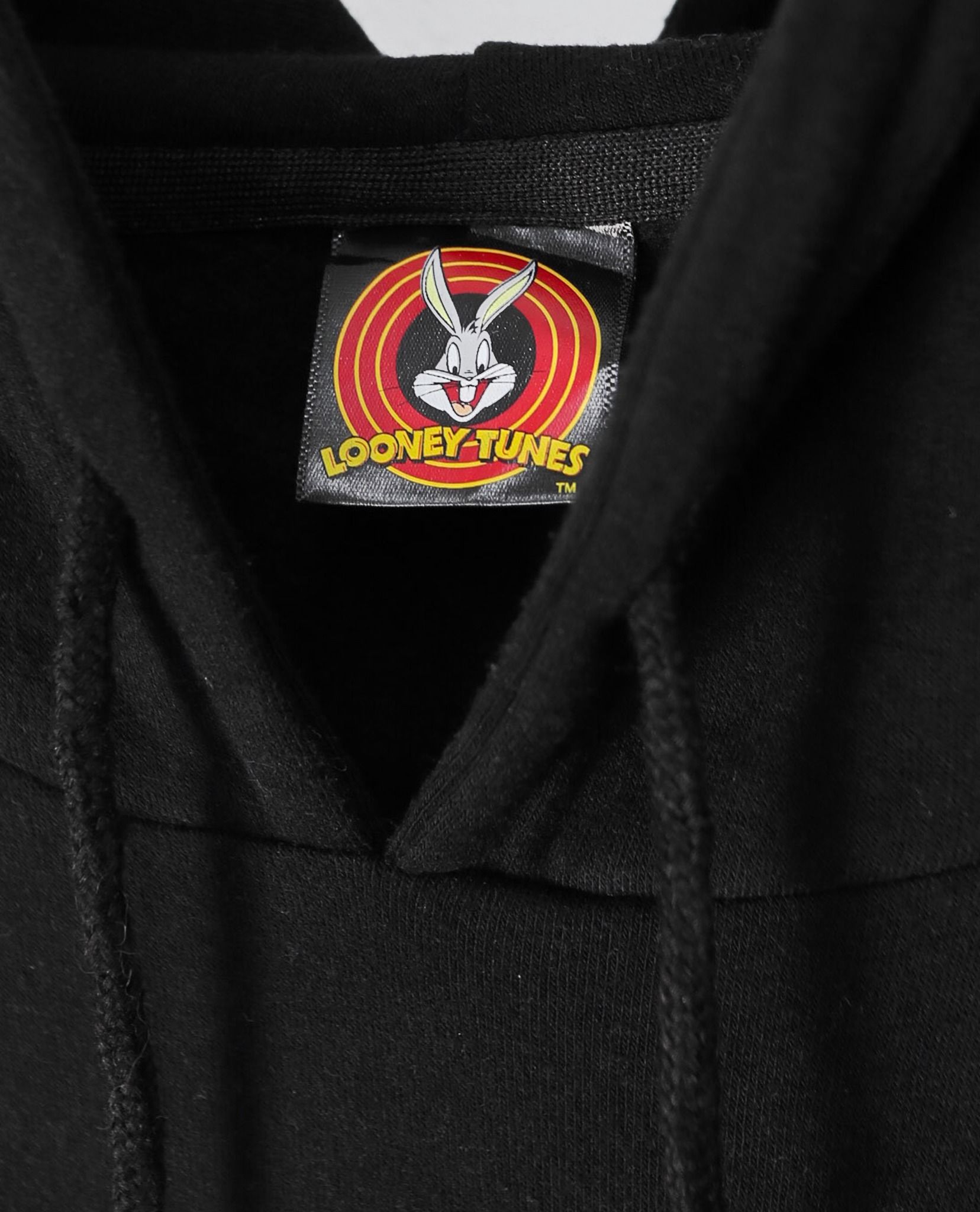 12.15.22 - VTG PULLOVER HOODIE - LOONEY TUNES 2018