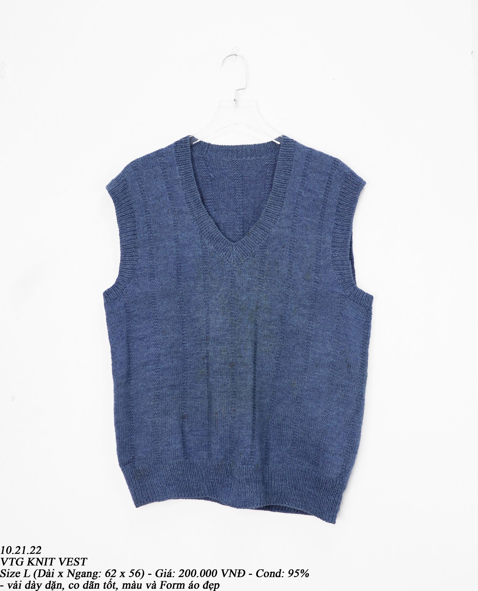 10.21.22 - VTG KNIT VEST