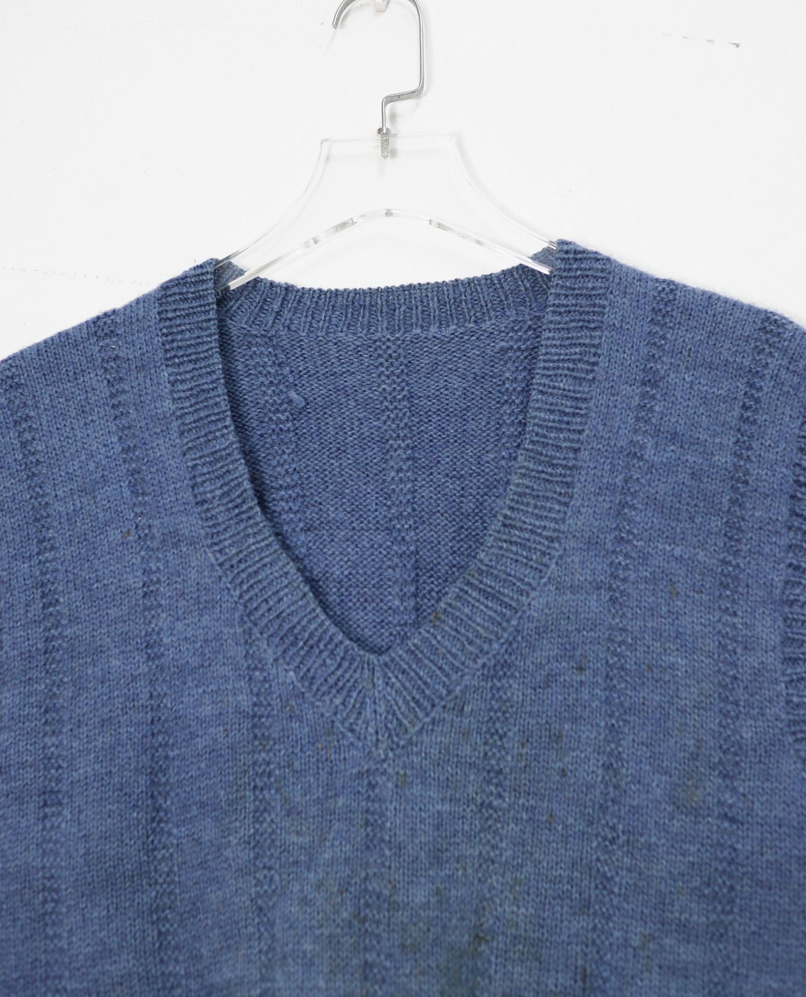 10.21.22 - VTG KNIT VEST