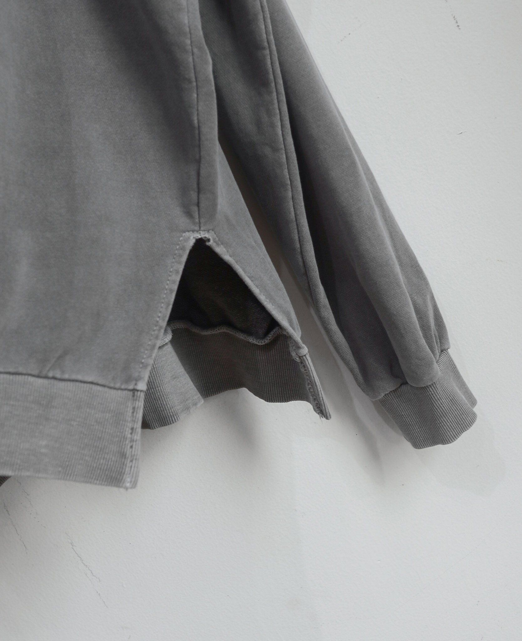 12.29.23 - VTG OVERSIZED WASHED SWEATSHIRT - ENTER