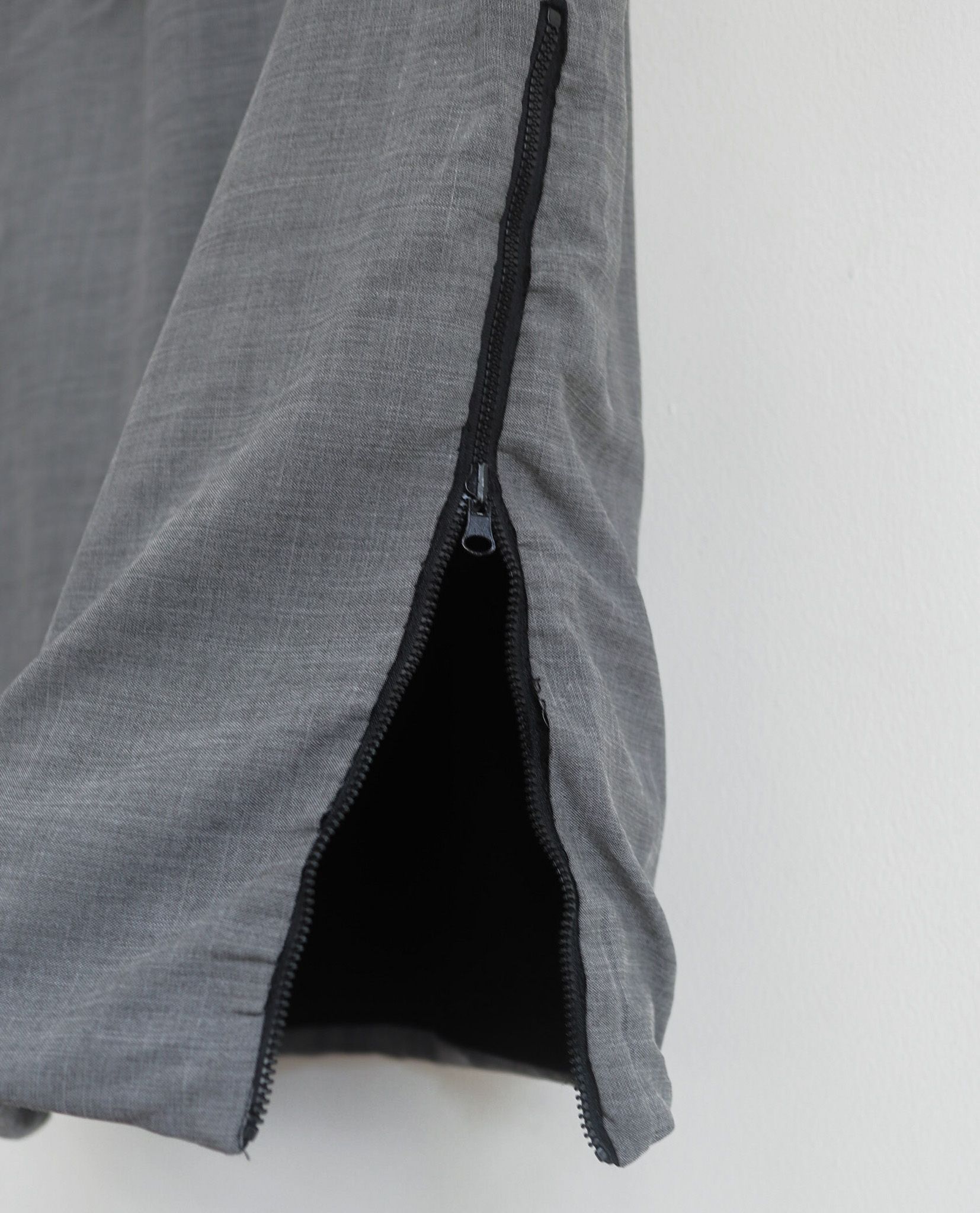 06.07.23 - VTG SLEEVELESS SHIRT - C&H