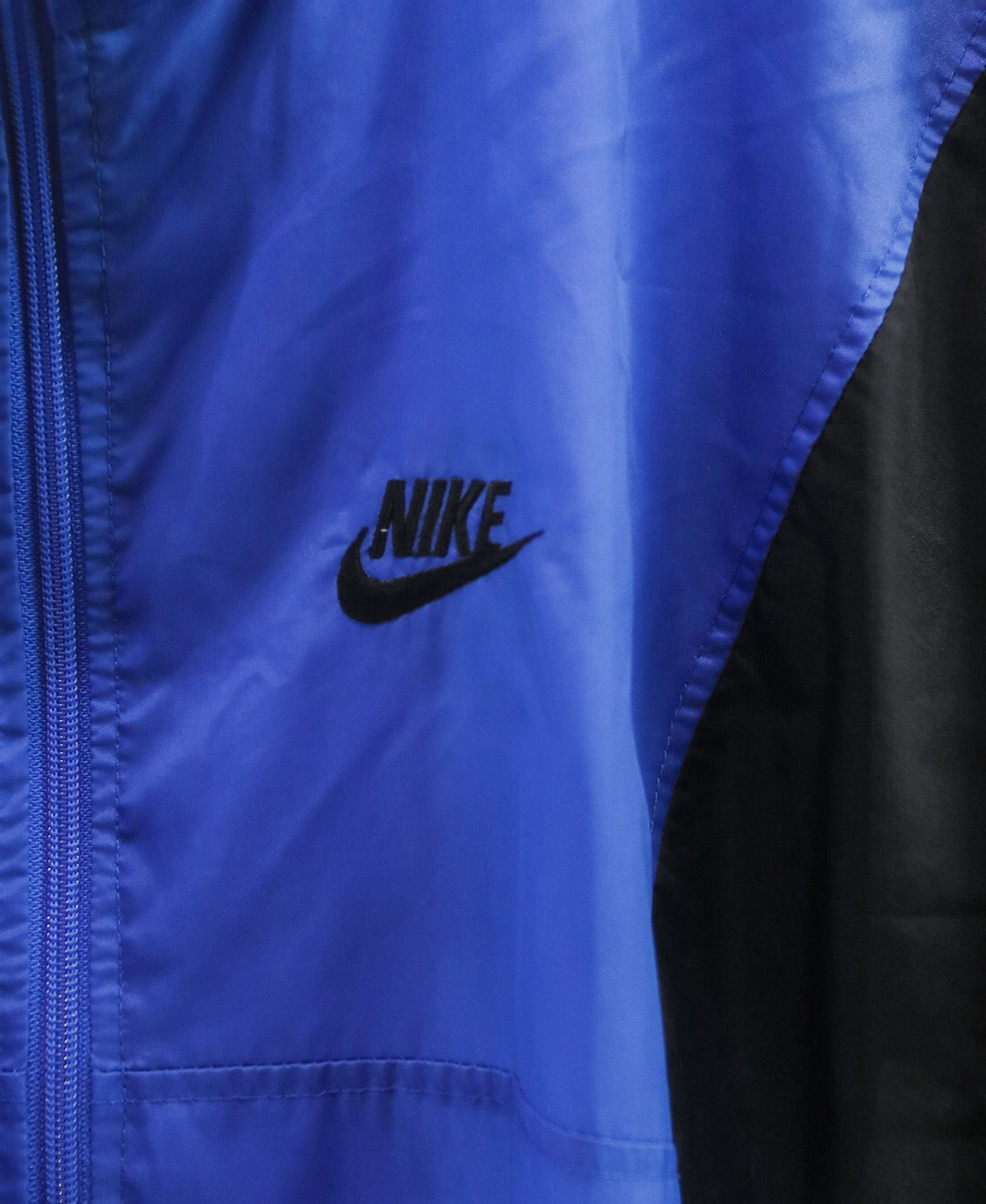 02.29.24 - VTG WINDBREAKER NYLON JACKET - NIKE BOOTLEG 90s
