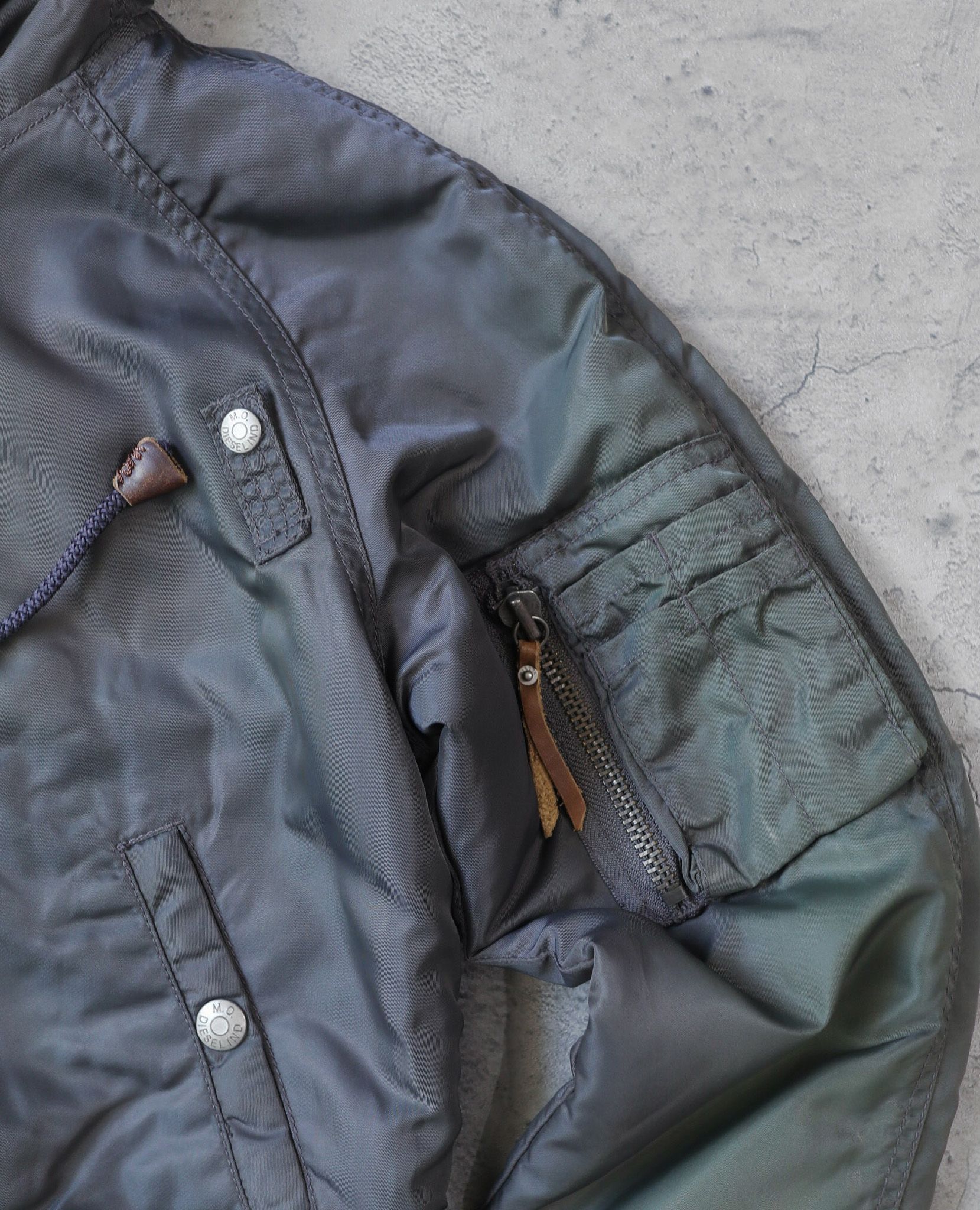 08.11.23 - VTG CROPPED BOMBER JACKET - DIESEL