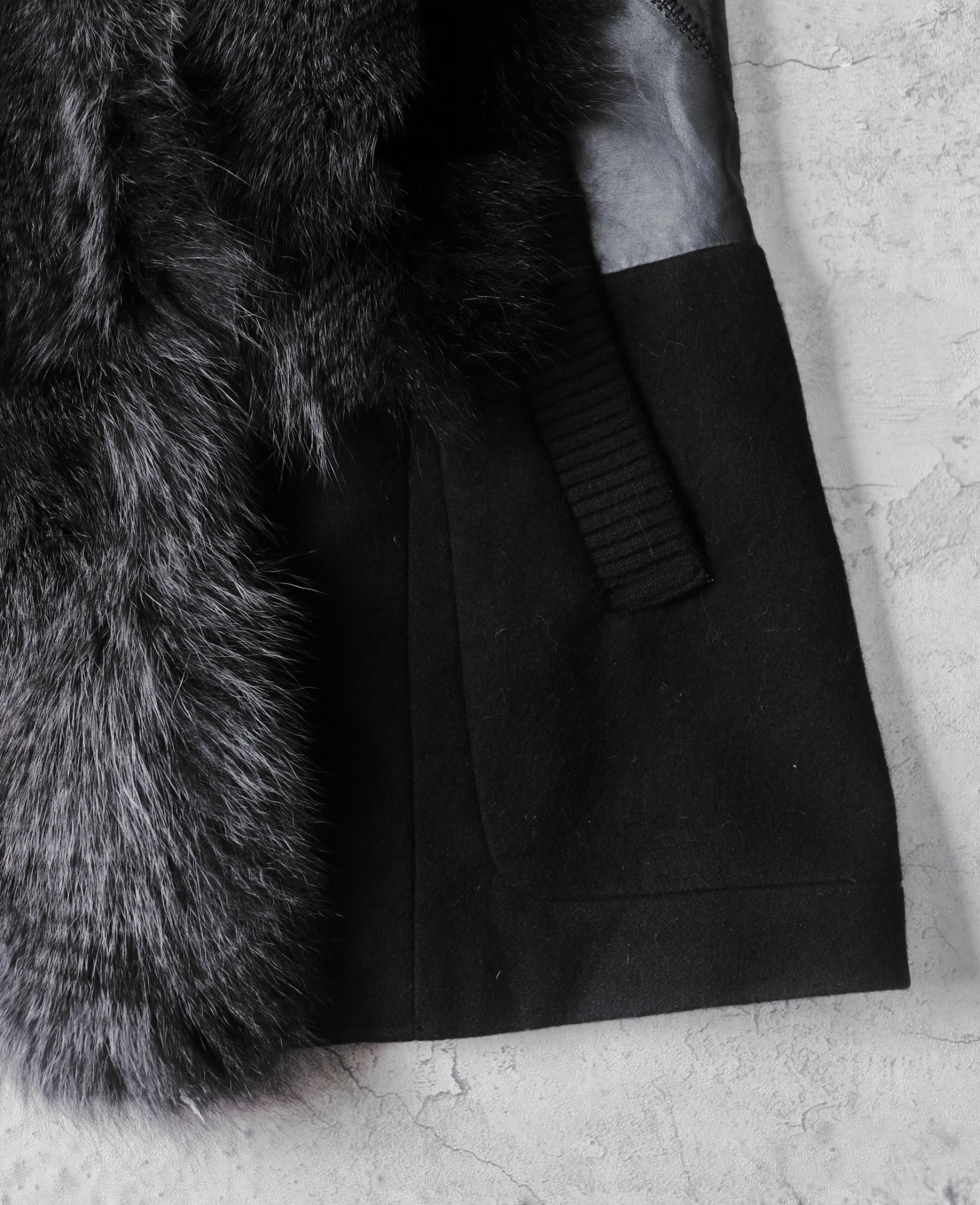 01.03.24 - VTG SLEEVELESS FUR WOOL COAT JACKET - TANKUS