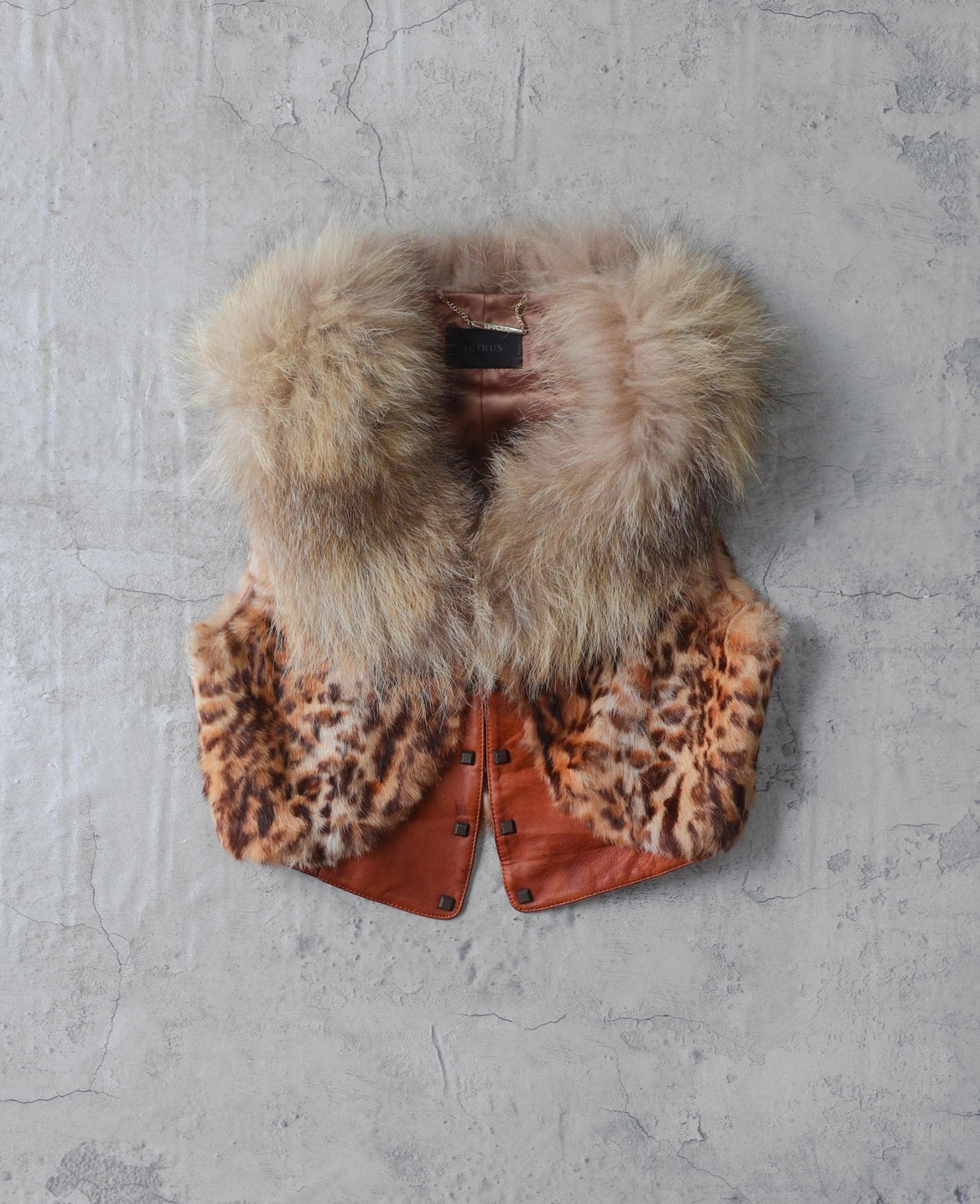 01.03.24 - VTG CROPPED FUR VEST JACKET - JOINUS