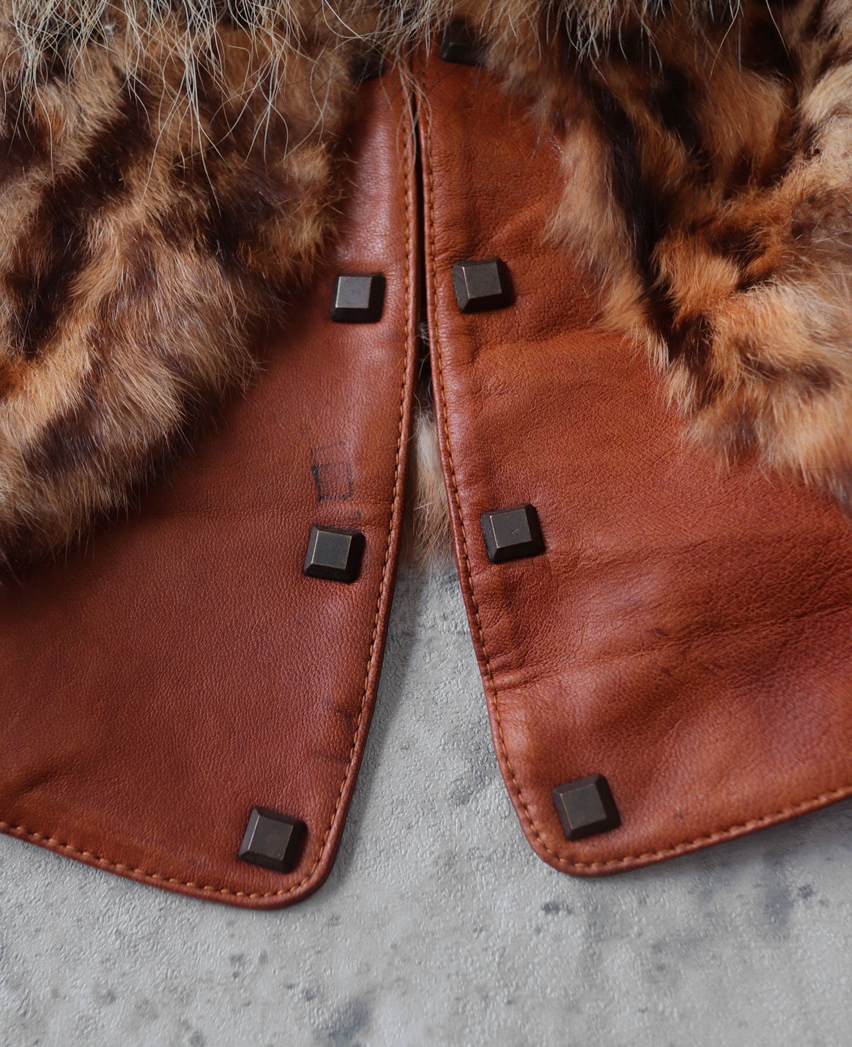 01.03.24 - VTG CROPPED FUR VEST JACKET - JOINUS