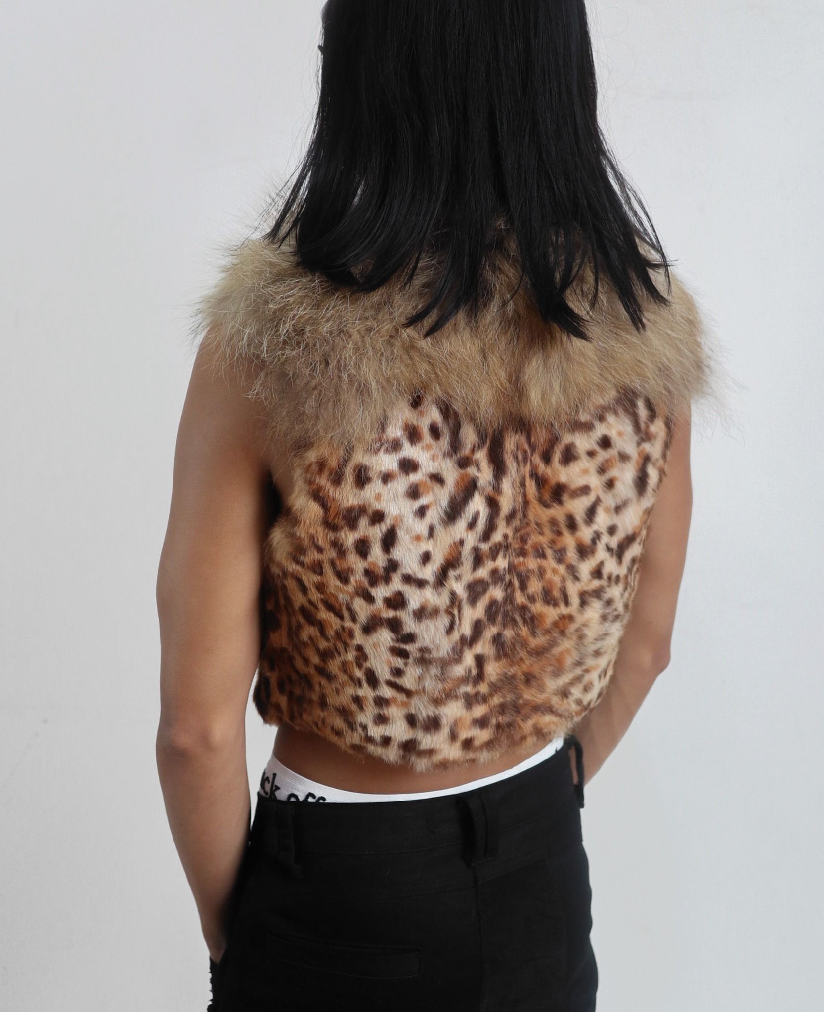 01.03.24 - VTG CROPPED FUR VEST JACKET - JOINUS