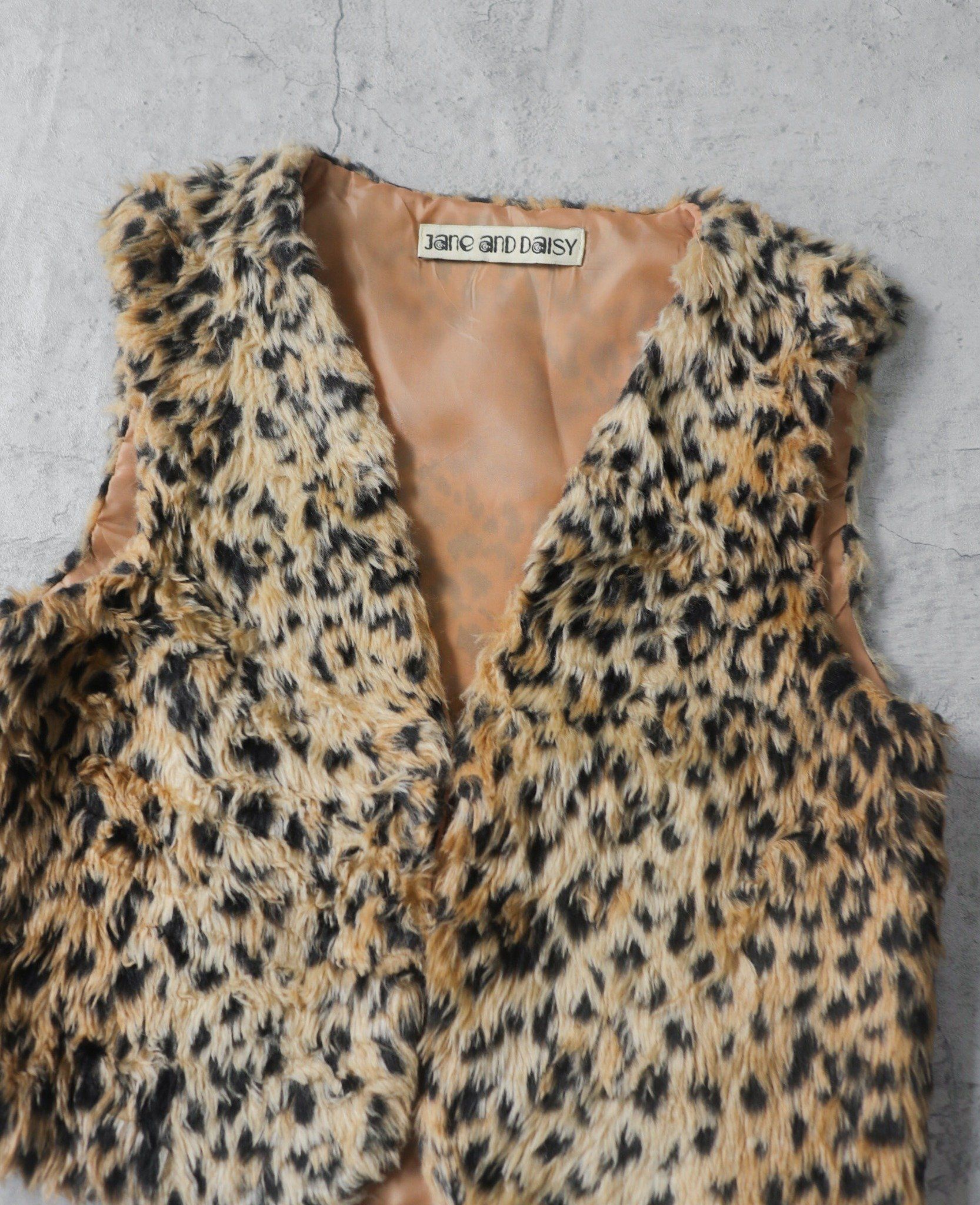 01.05.24 - VTG FUR VEST JACKET - JANE AND DAISY
