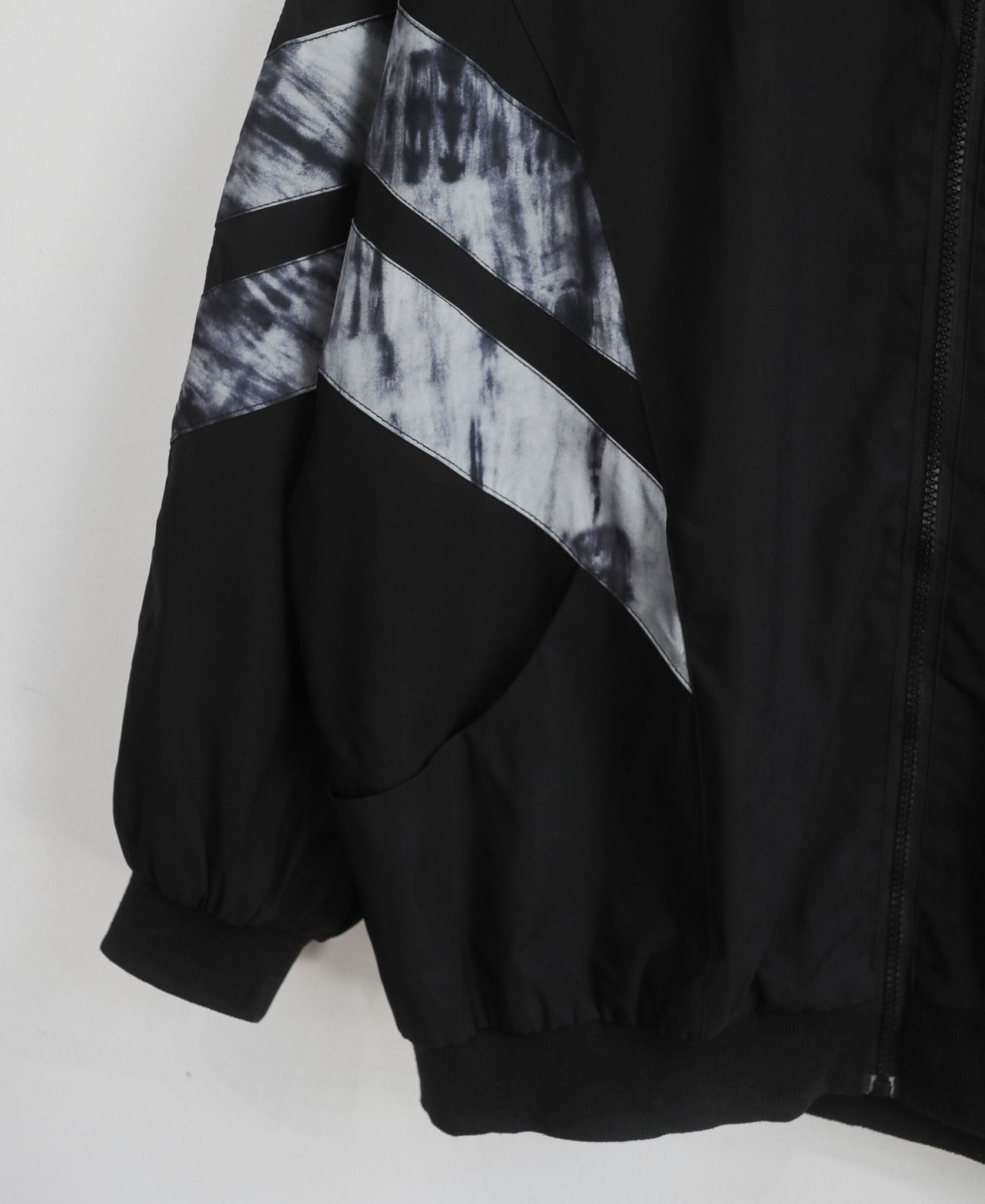 11.19.23 - VTG WINDBREAKER JACKET - BEETERNO