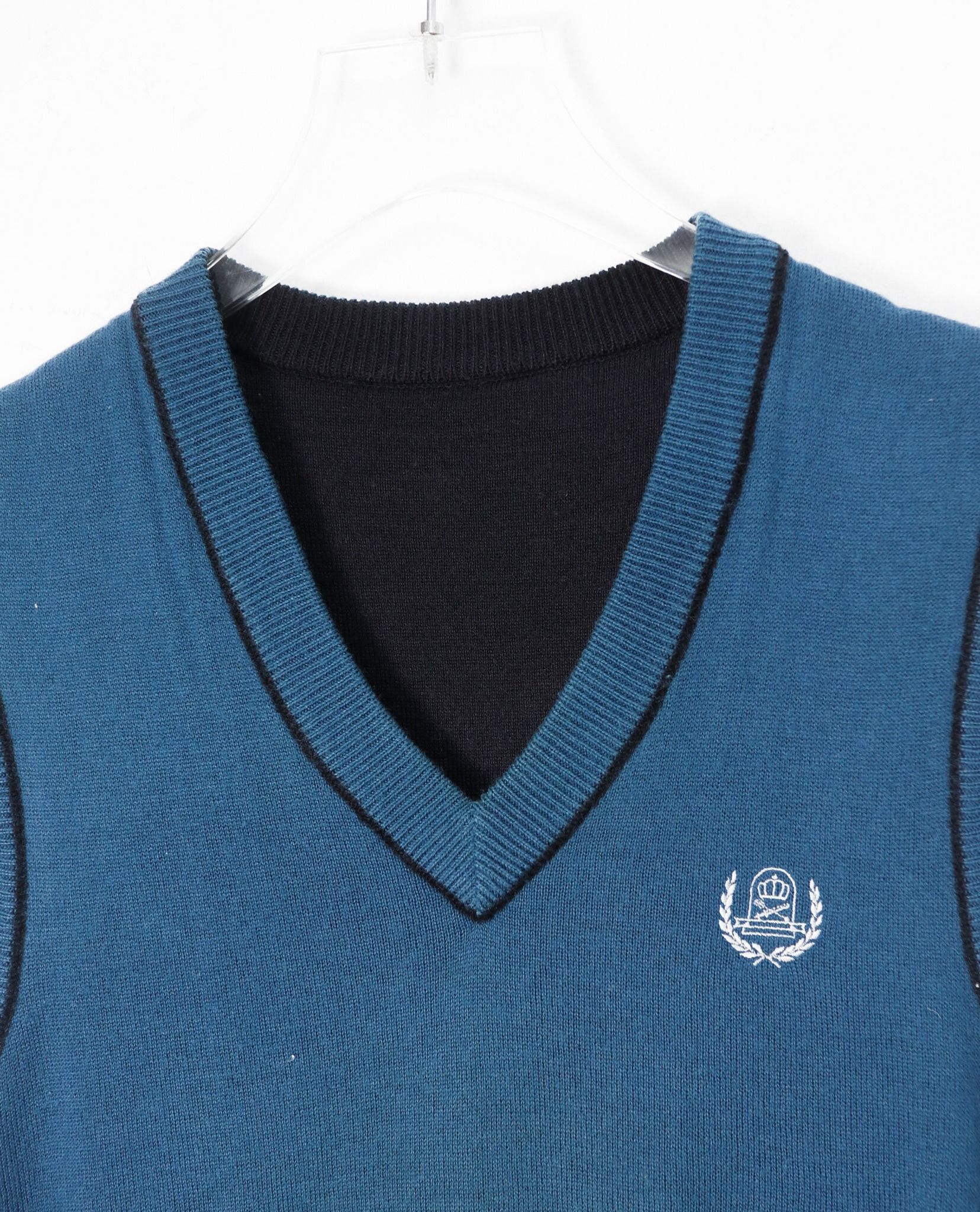 12.21.22 - VTG REVERSIBLE KNIT VEST - GRAND MONARCH