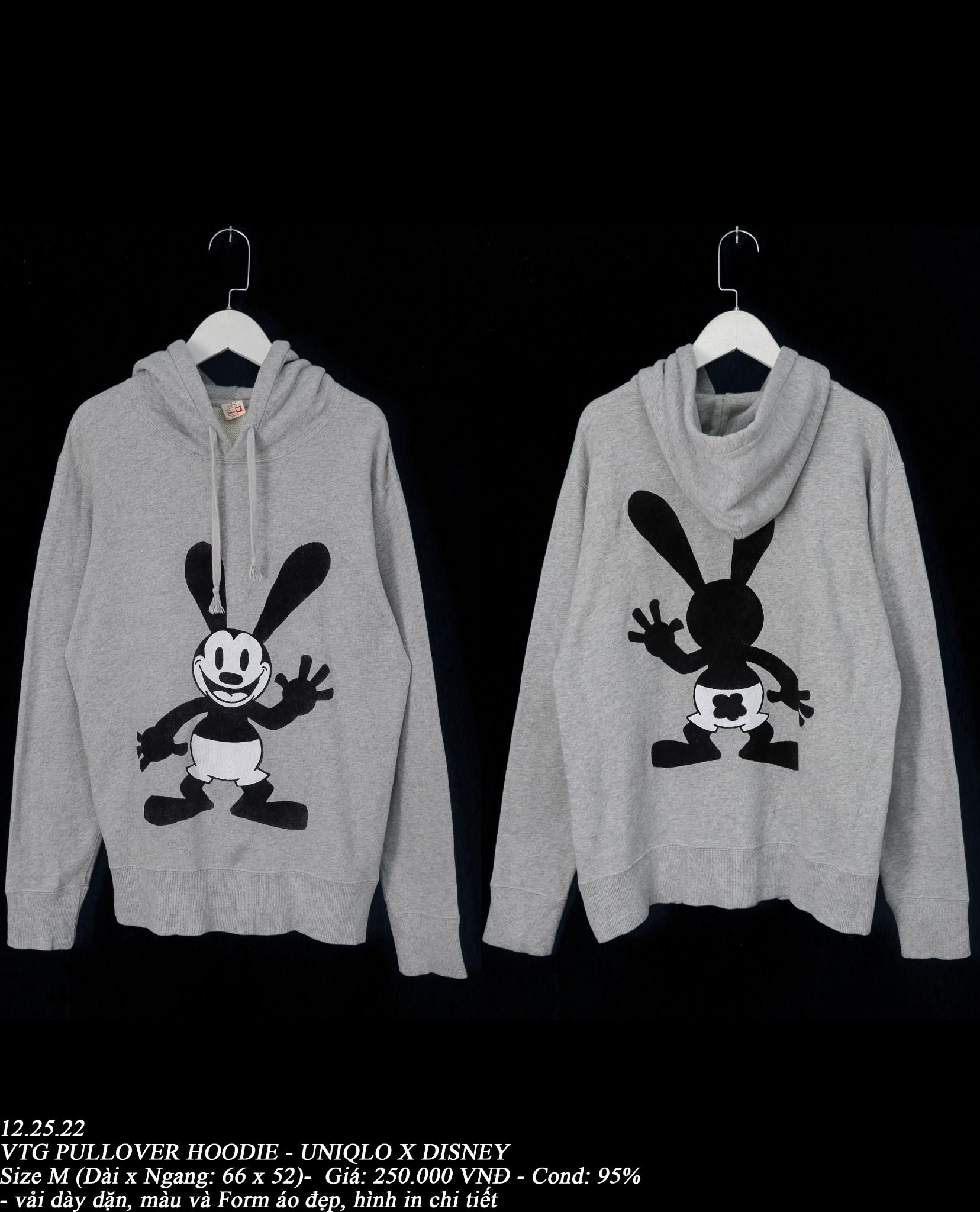 12.25.22 - VTG PULLOVER HOODIE - UNIQLO X DISNEY