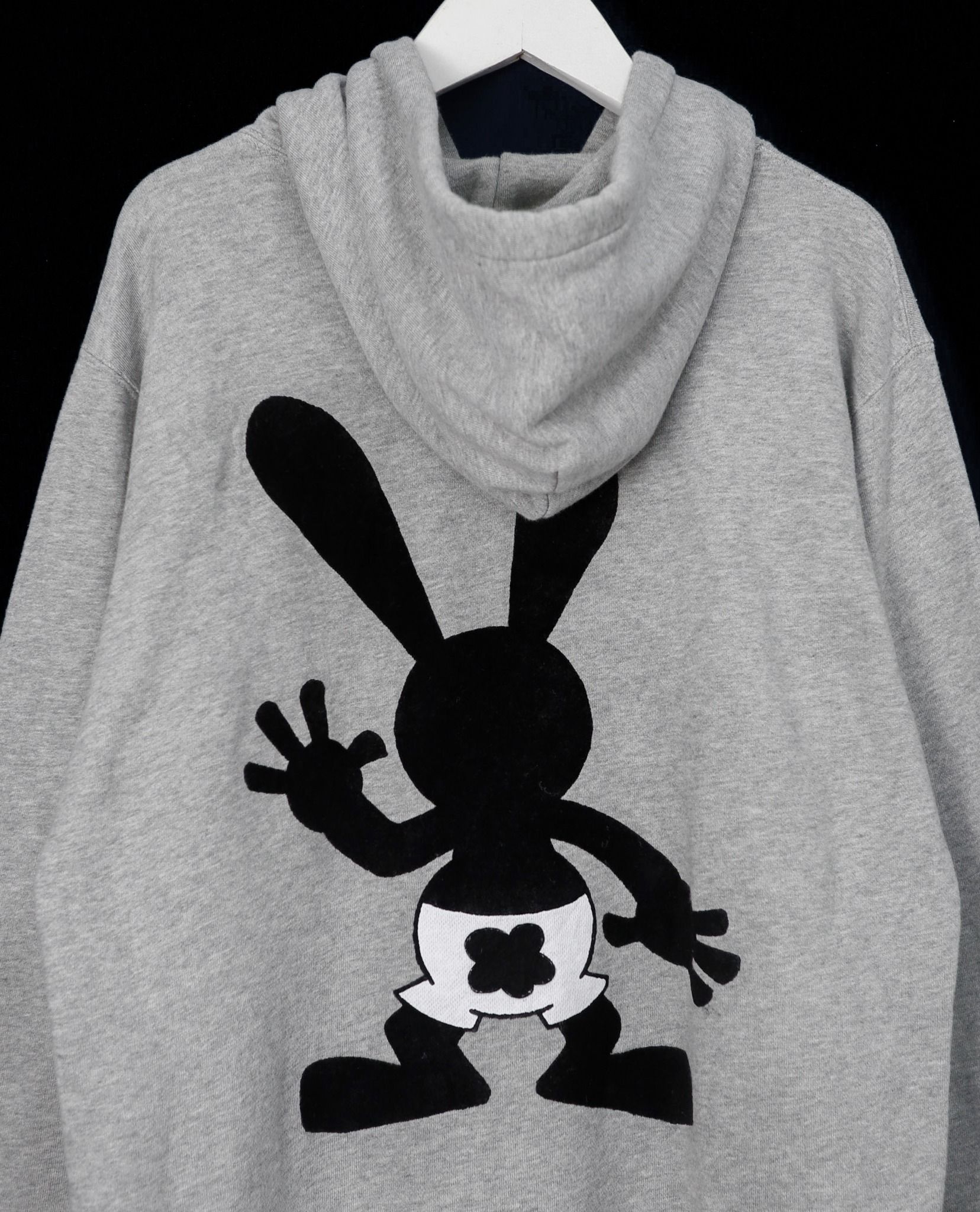 12.25.22 - VTG PULLOVER HOODIE - UNIQLO X DISNEY