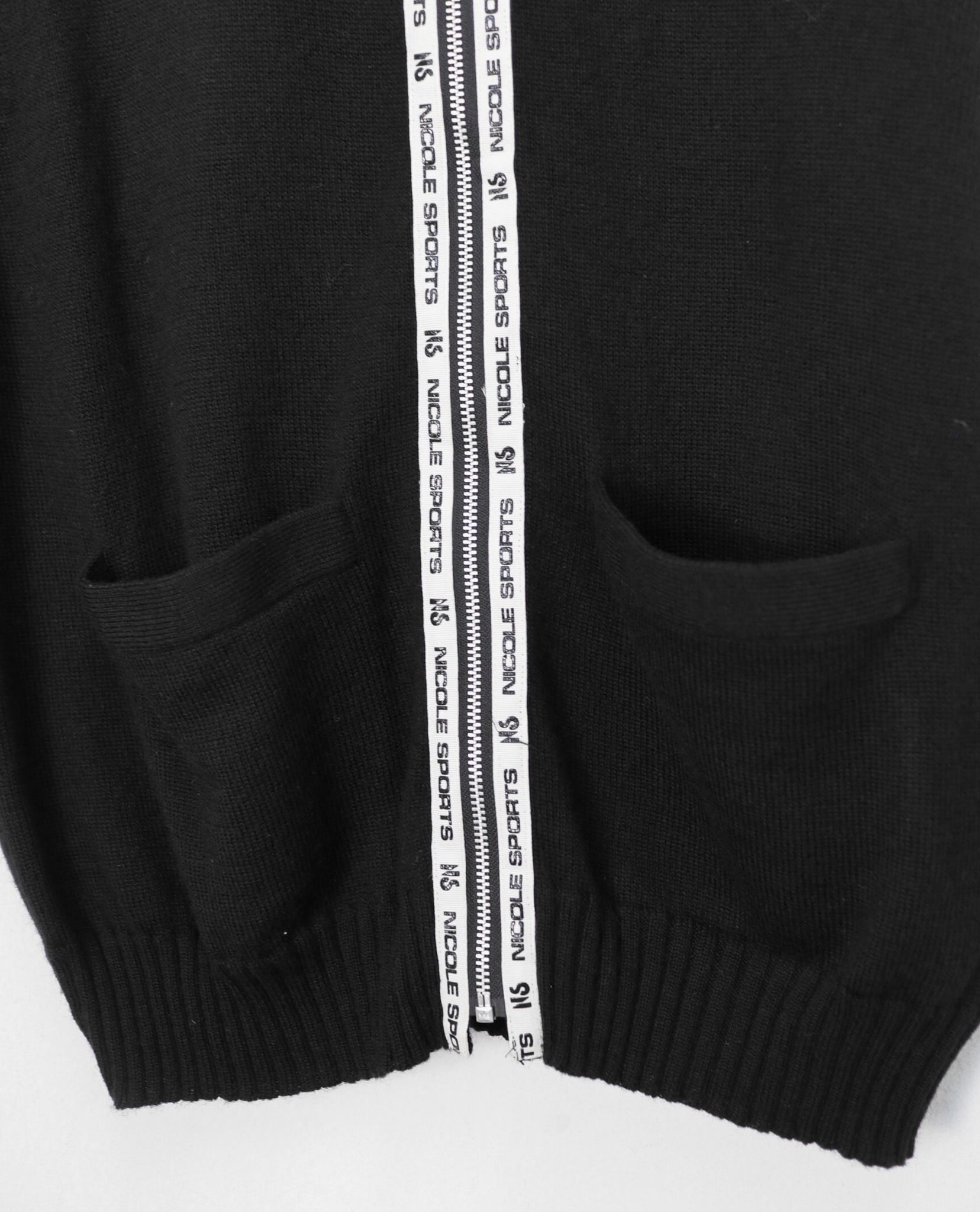 11.08.22 - VTG KNIT VEST - NICOLE SPORTS