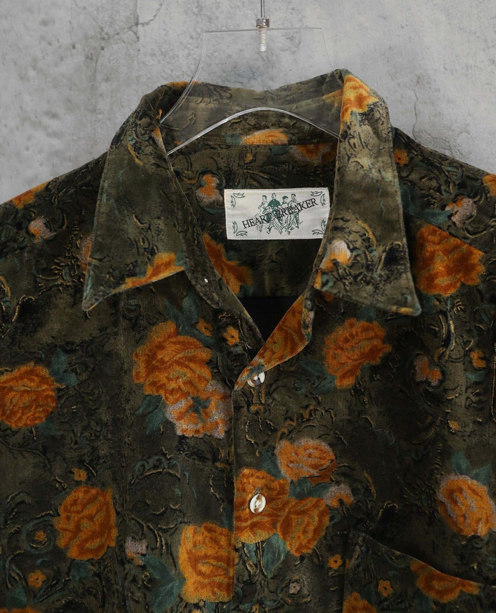 08.18.23 - VTG VELVET BUTTON UP SHIRT - HEART BREAKER