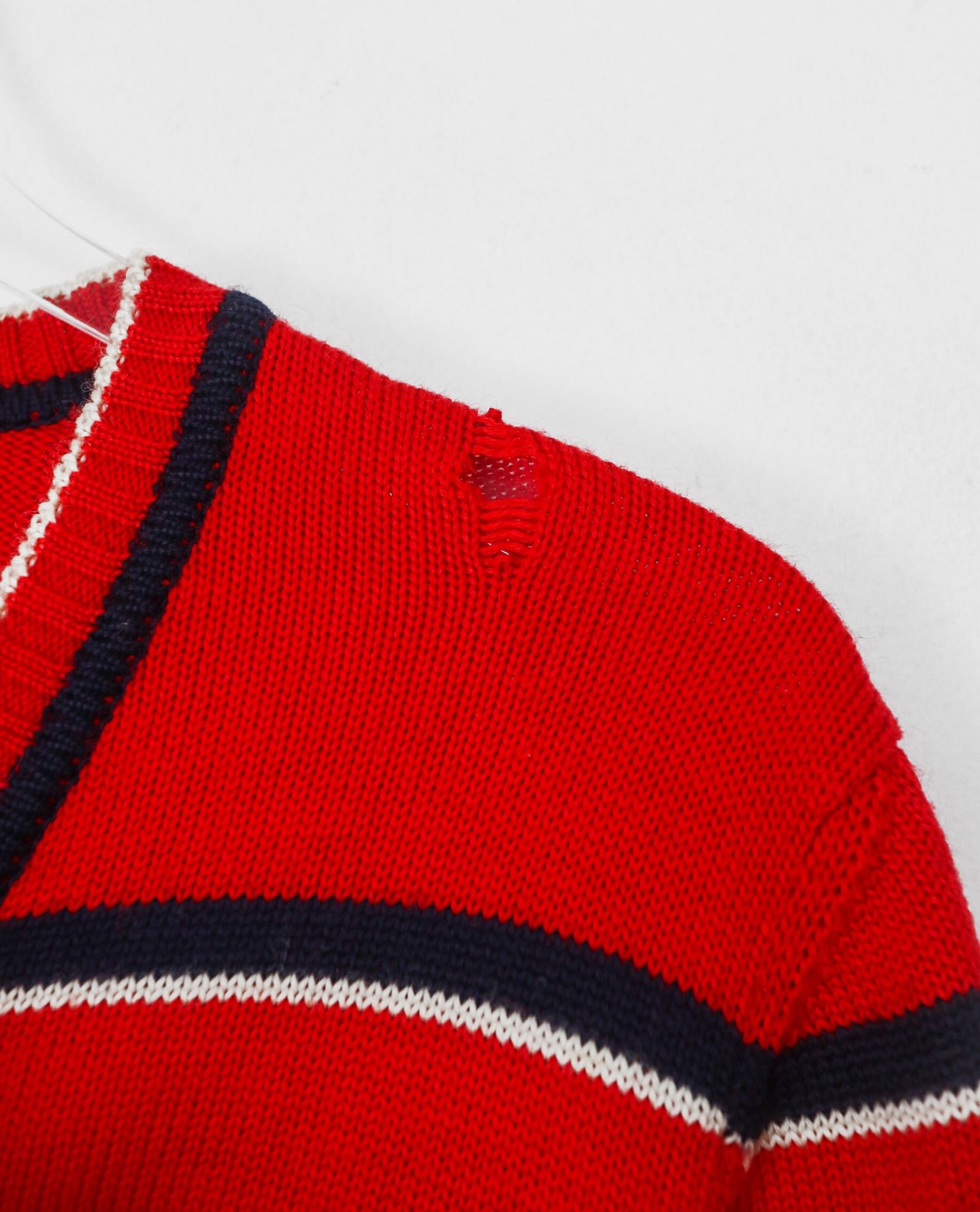 12.27.22 - VTG KNIT SWEATSHIRT - ELLESSE