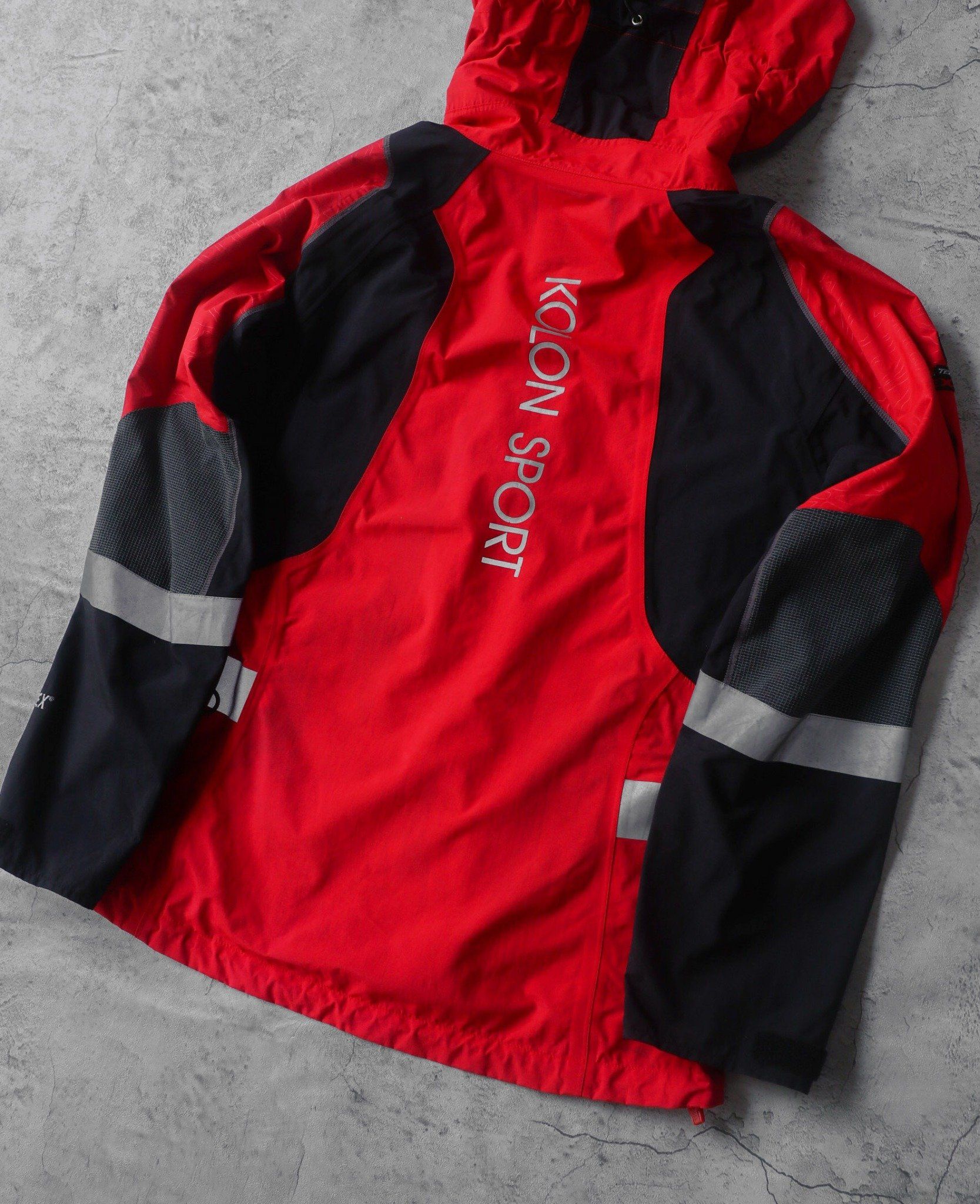 02.20.24 - VTG OUTDOOR WINDBREAKER JACKET - KOLON SPORT