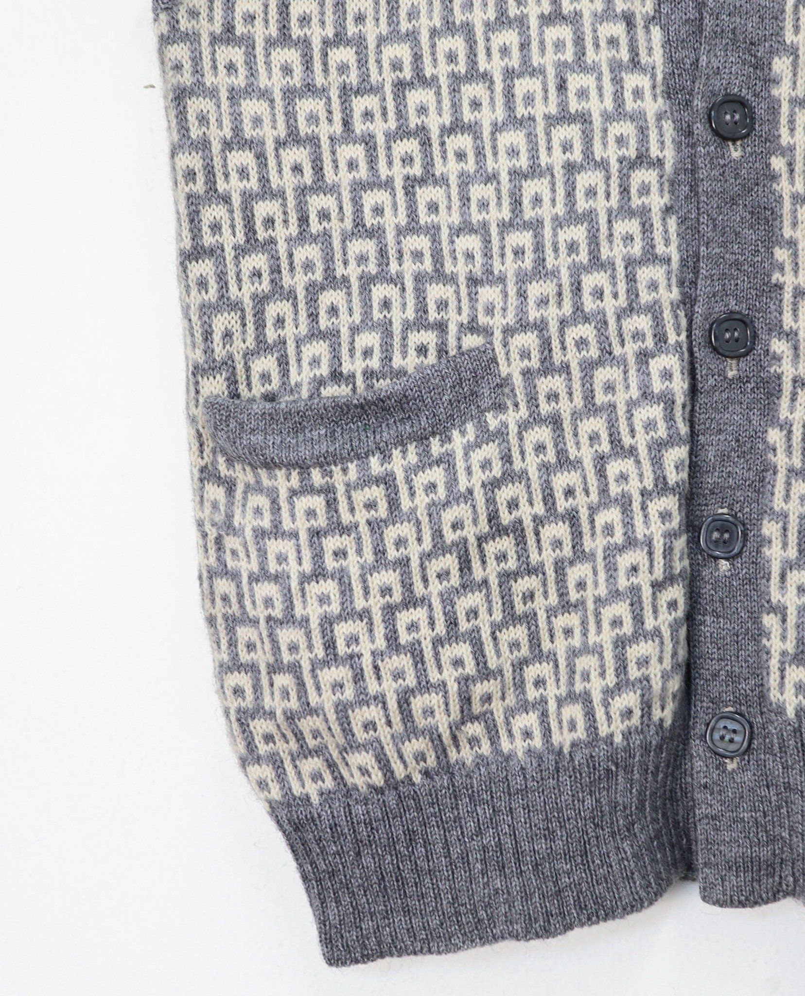 11.08.22 - VTG KNIT VEST