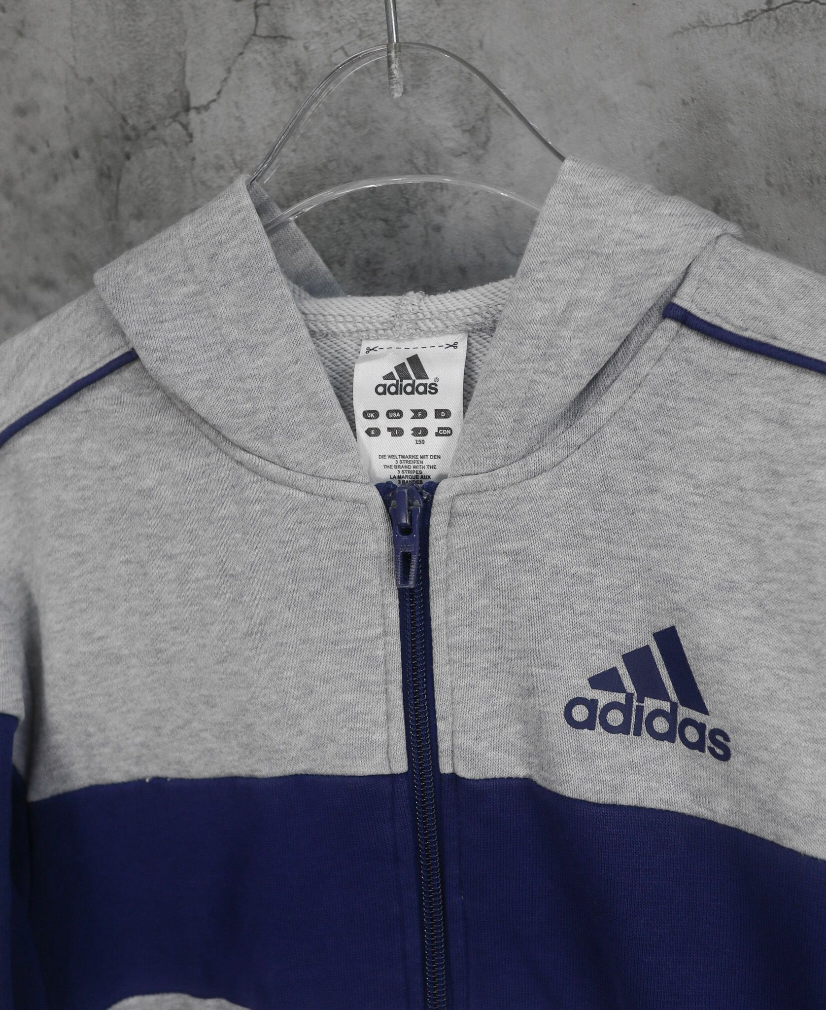 11.14.23 - VTG ZIP UP HOODIE - ADIDAS