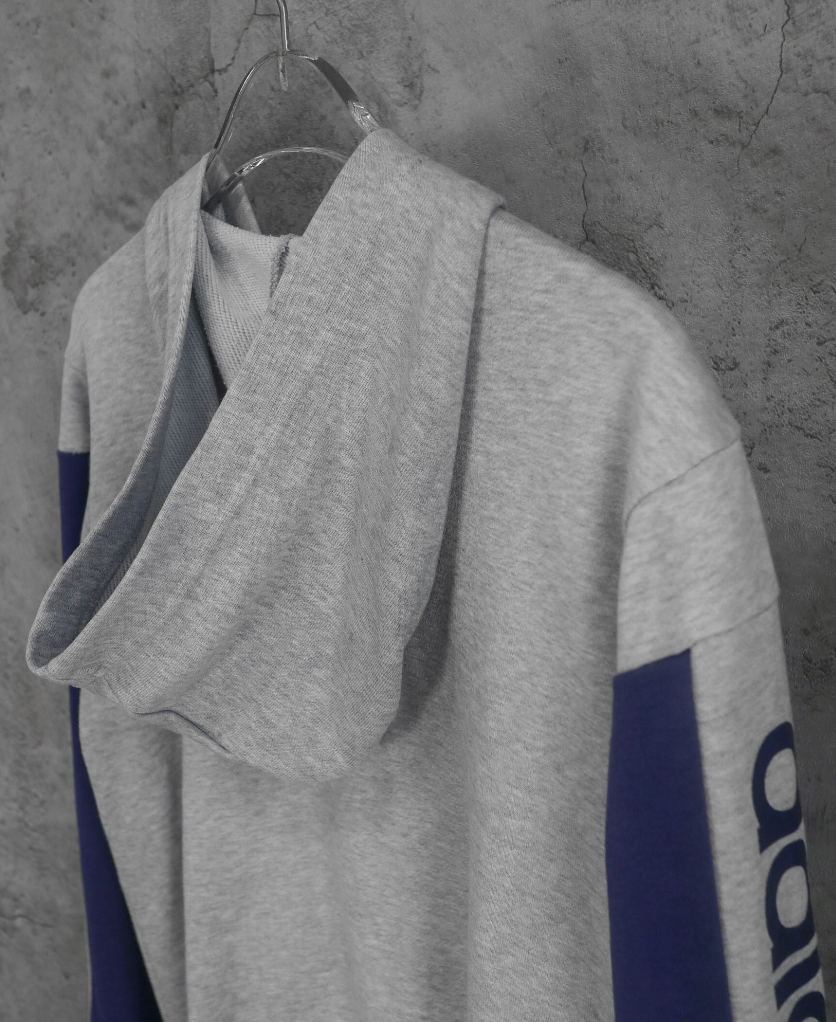 11.14.23 - VTG ZIP UP HOODIE - ADIDAS