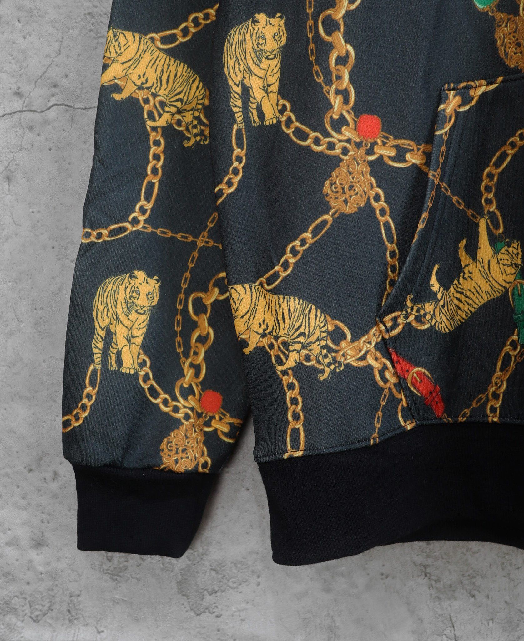 11.14.23 - VTG PULLOVER HOODIE - RAGOUT