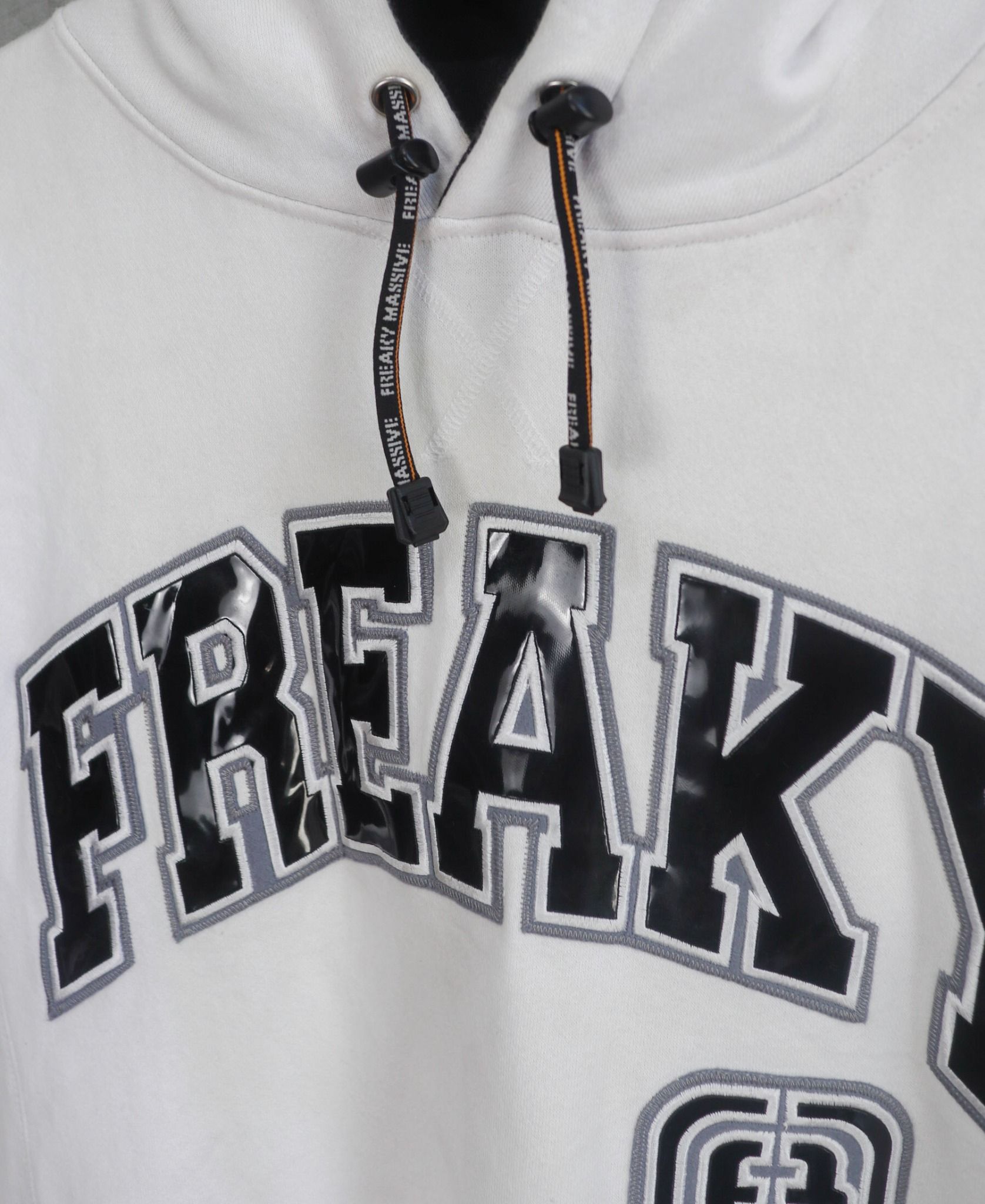 11.14.23 - VTG PULLOVER HOODIE - FREAKY