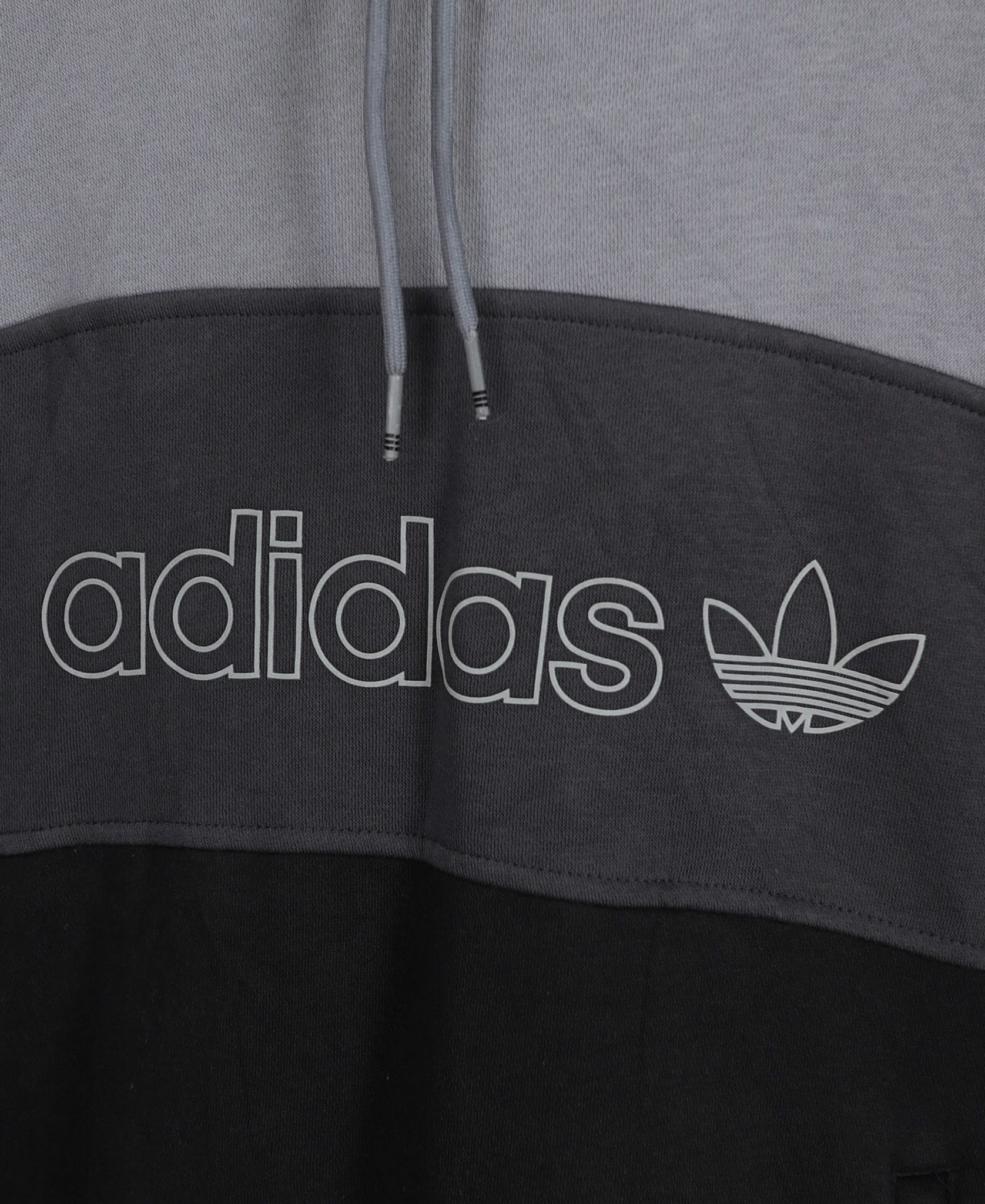 11.14.23 - VTG PULLOVER HOODIE - ADIDAS