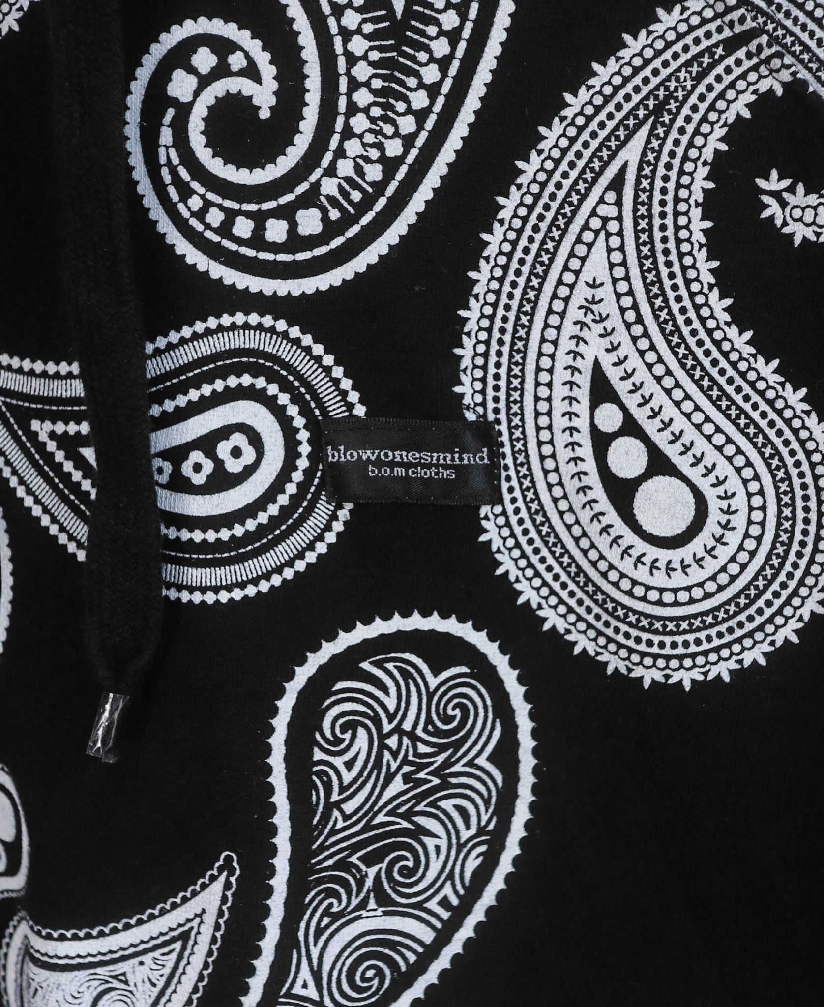 11.14.23 - VTG PULLOVER HOODIE - BOMB CLOTHS
