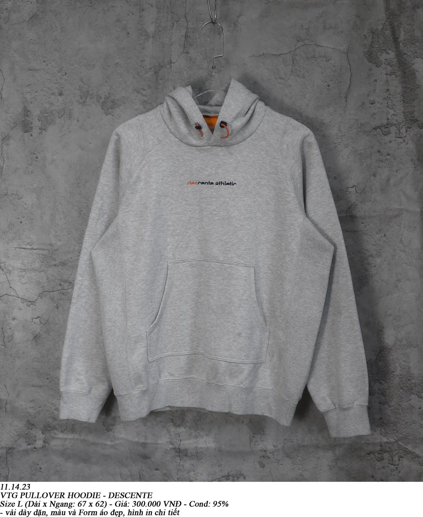 11.14.23 - VTG PULLOVER HOODIE - DESCENTE