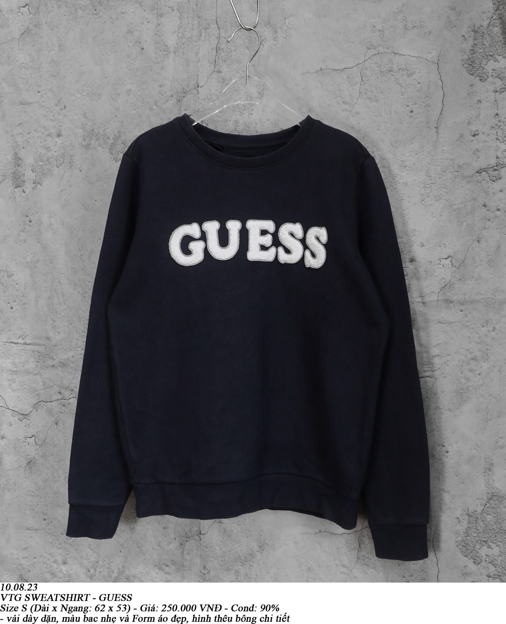 10.08.23 - VTG SWEATSHIRT - GUESS