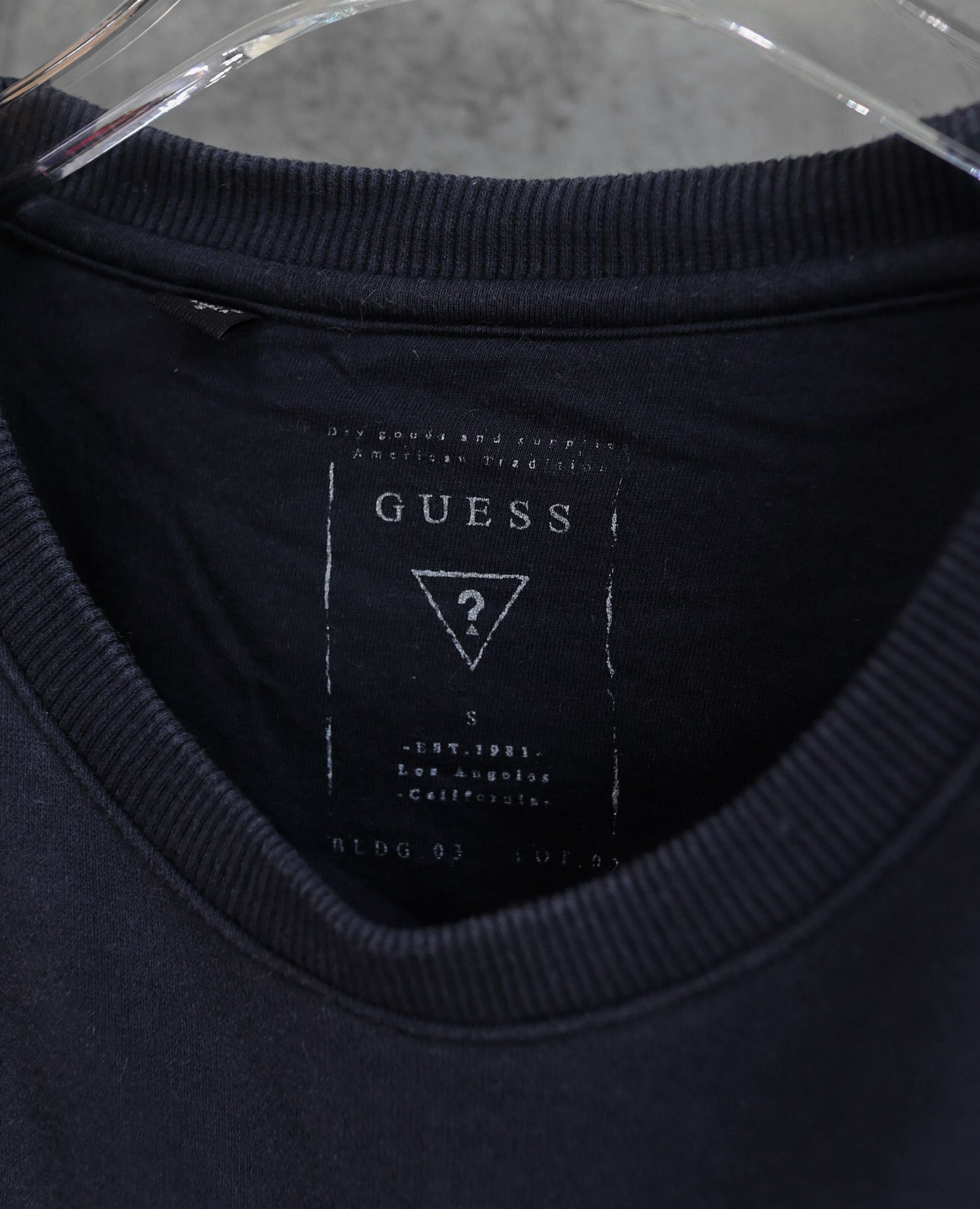 10.08.23 - VTG SWEATSHIRT - GUESS
