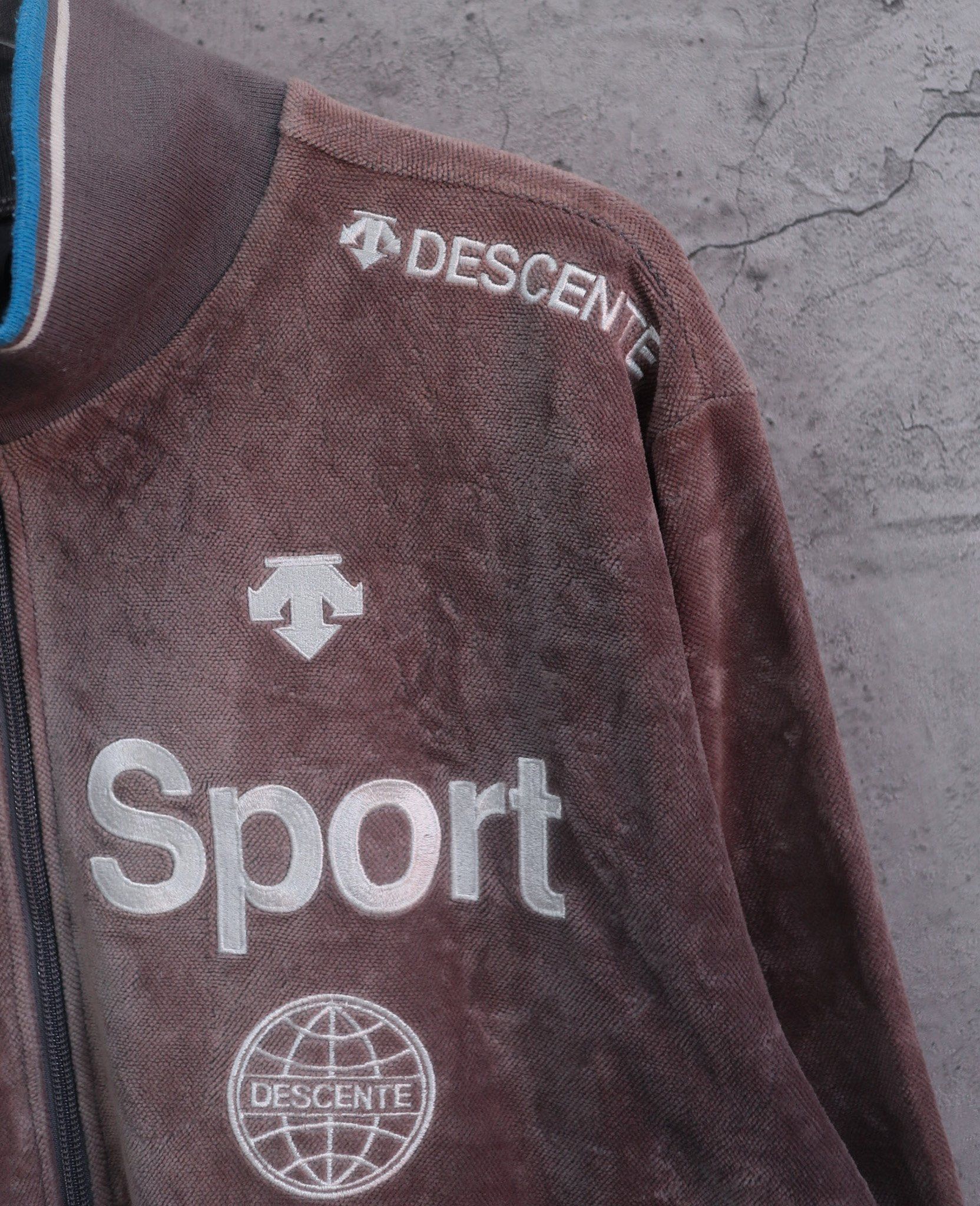 01.11.24 - VTG VELVET TRACK JACKET - DESCENTE