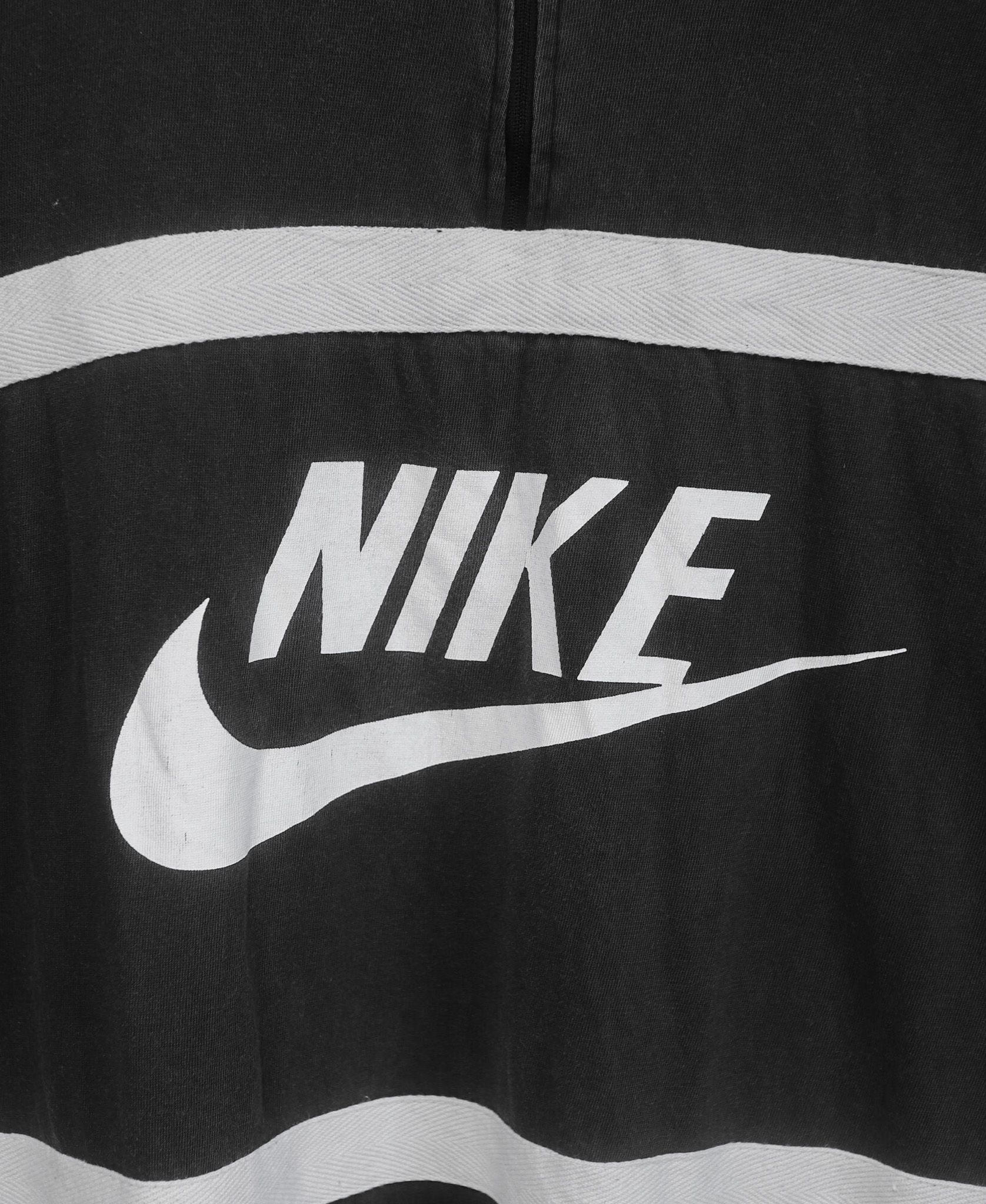 11.10.23 - VTG T-SHIRT - NIKE BOOTLEG 90s