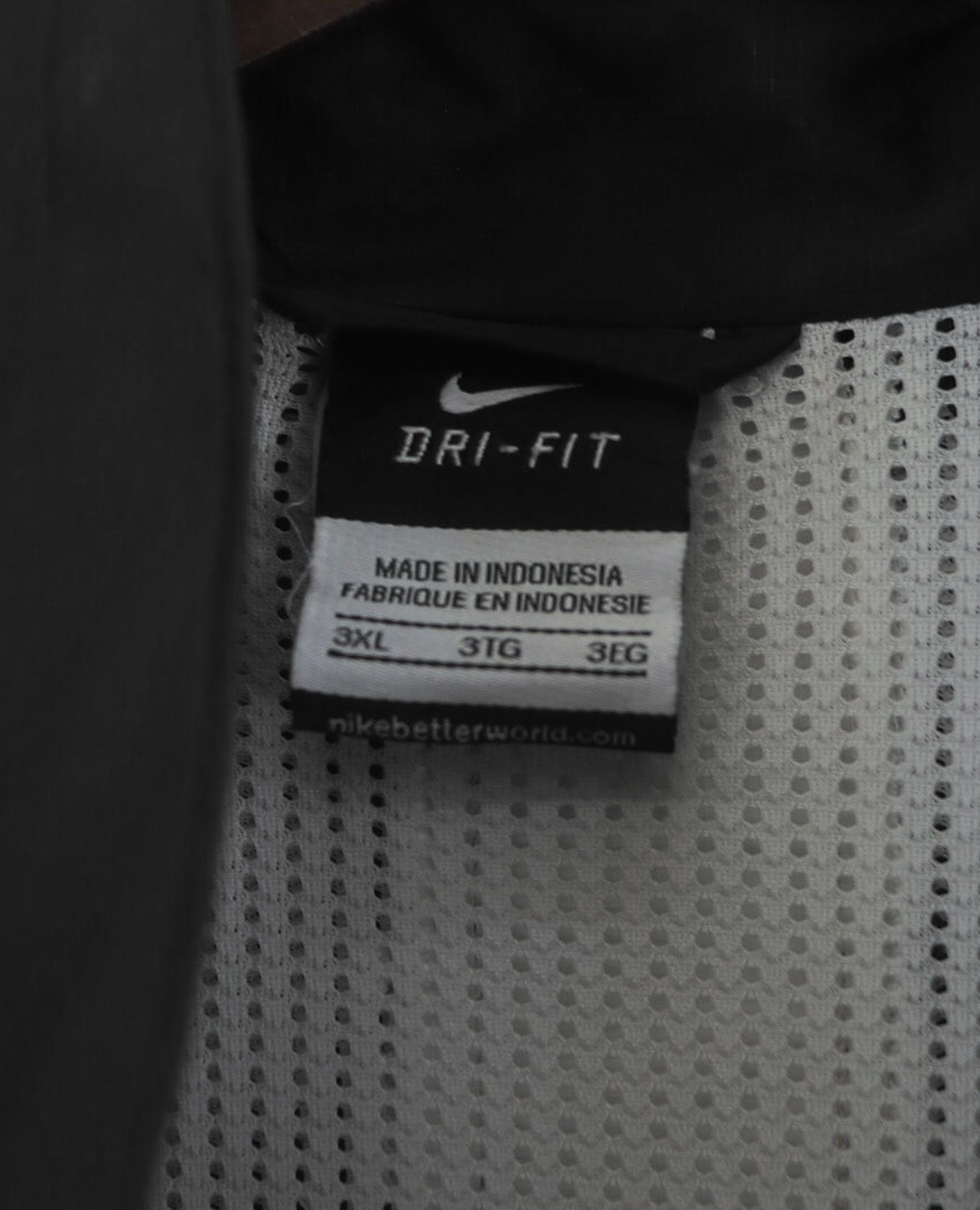 07.23.23 - VTG WINDBREAKER JACKET - NIKE