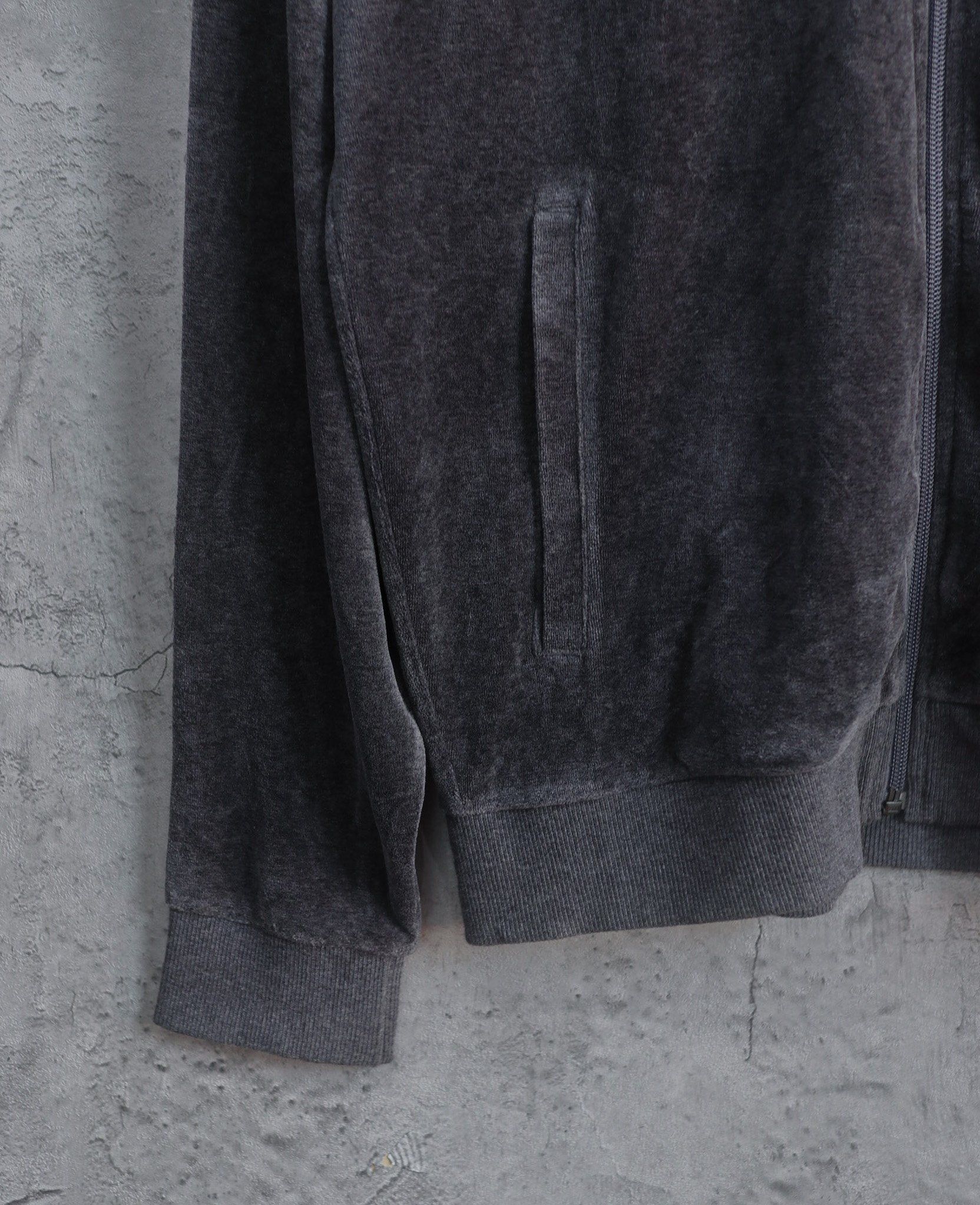 01.11.24 - VTG VELVET TRACK JACKET - ADIDAS