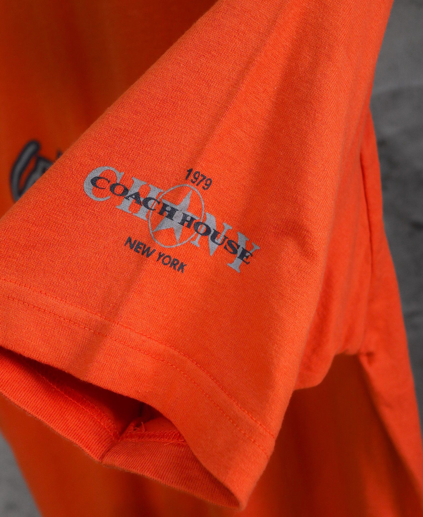 11.06.23 - VTG T-SHIRT - COACH HOUSE 90s