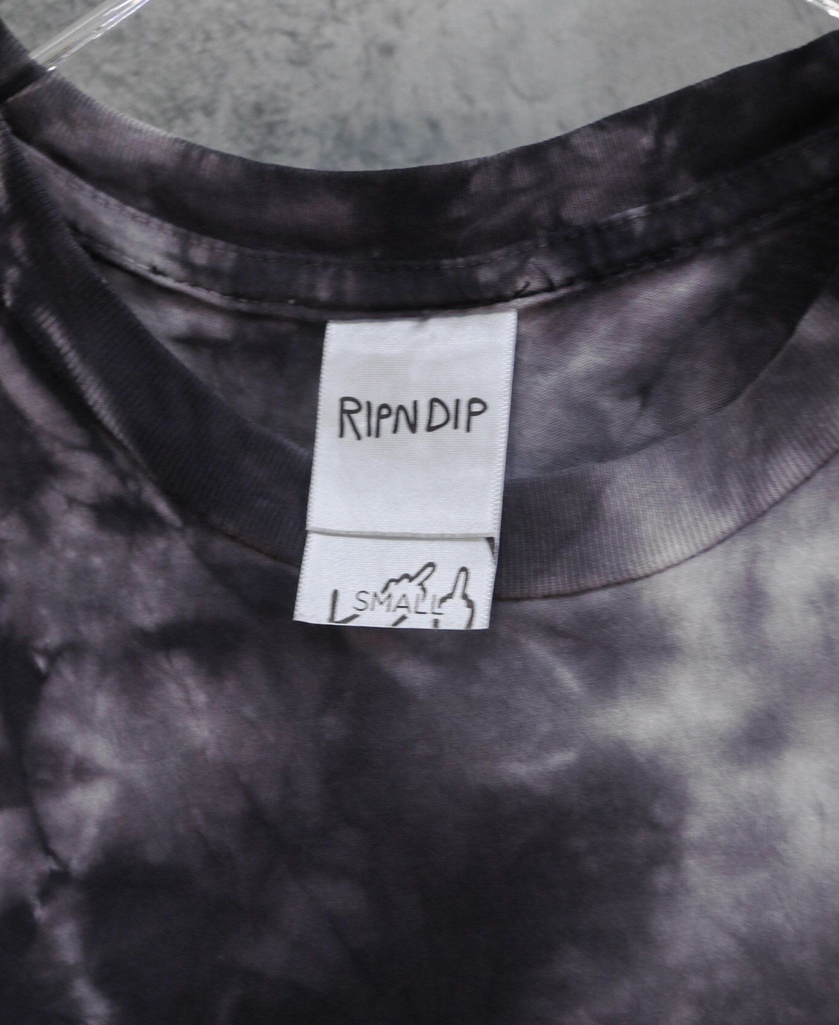 11.06.23 - VTG T-SHIRT - RIP N DIP