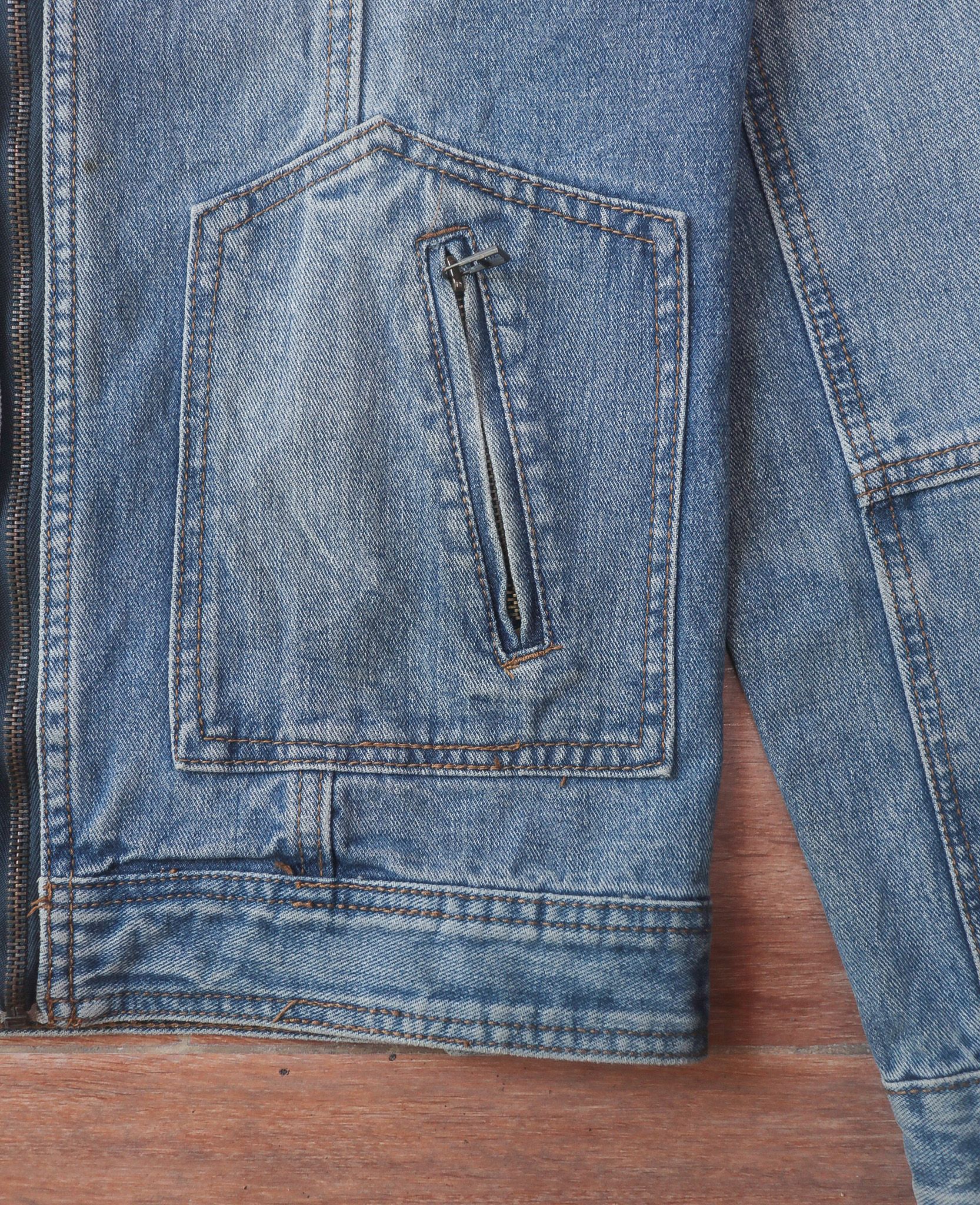 08.11.24 - VTG CROPPED DENIM JACKET - X-CAMP