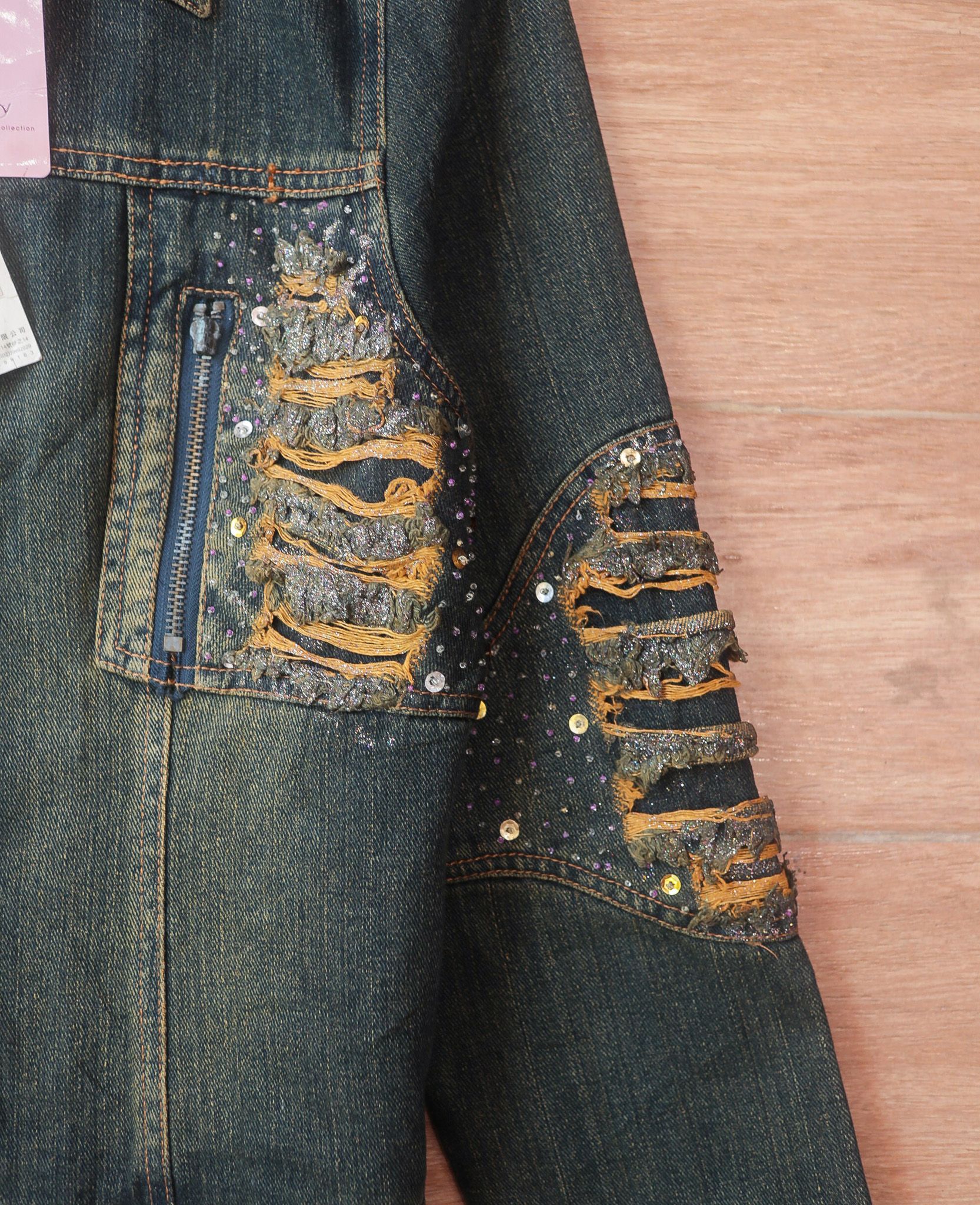 08.11.24 - VTG CROPPED DENIM JACKET - LANICE
