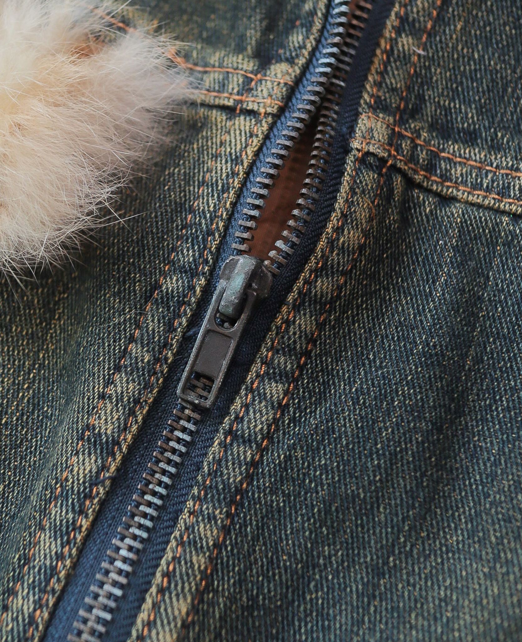 08.11.24 - VTG CROPPED DENIM JACKET - LANICE