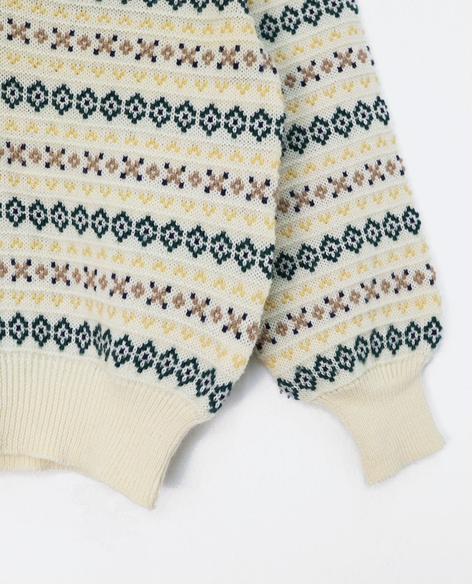 11.08.22 - VTG KNIT SWEATSHIRT - FILM SMILE