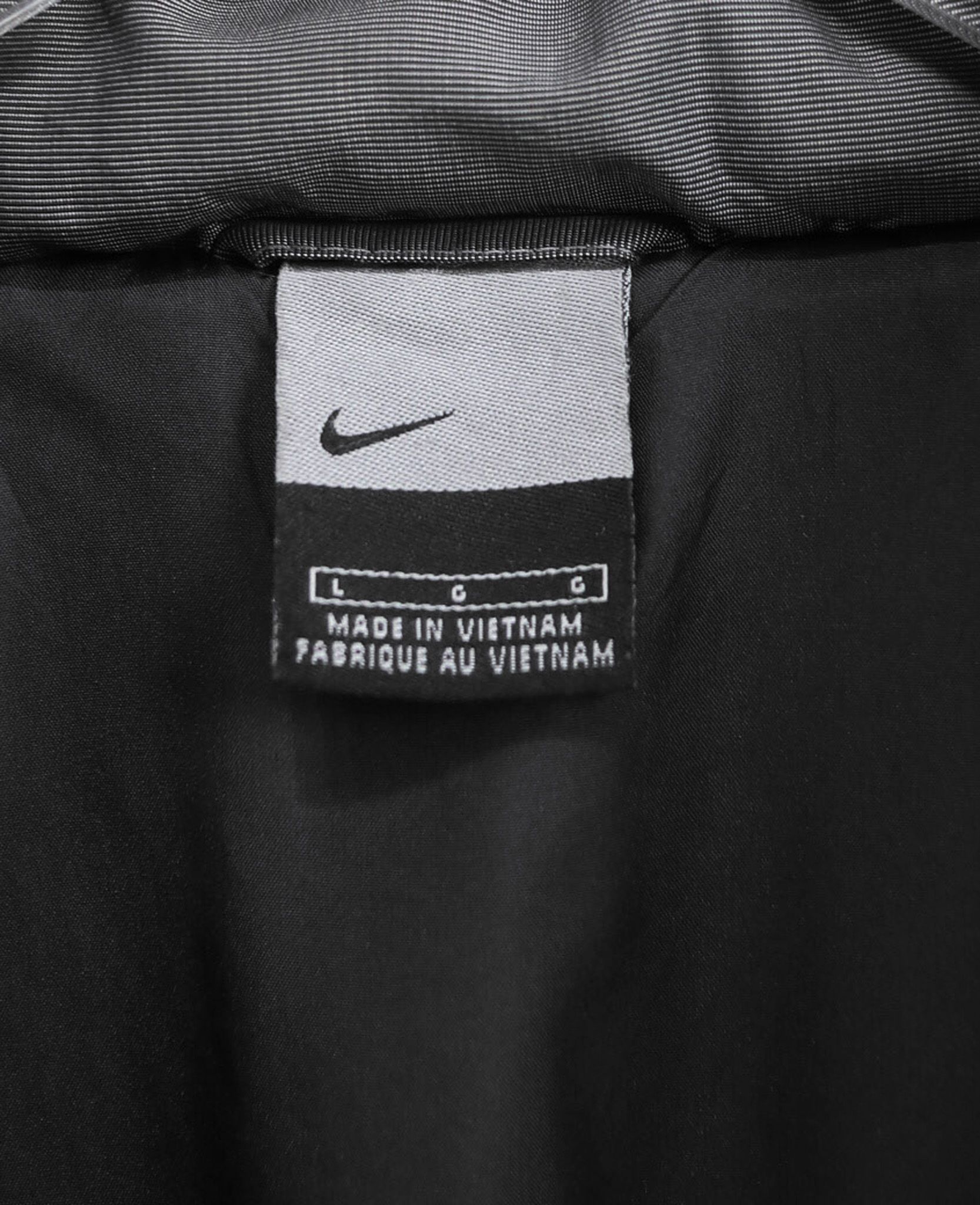 03.01.24 - VTG PUFFER JACKET - NIKE 00s