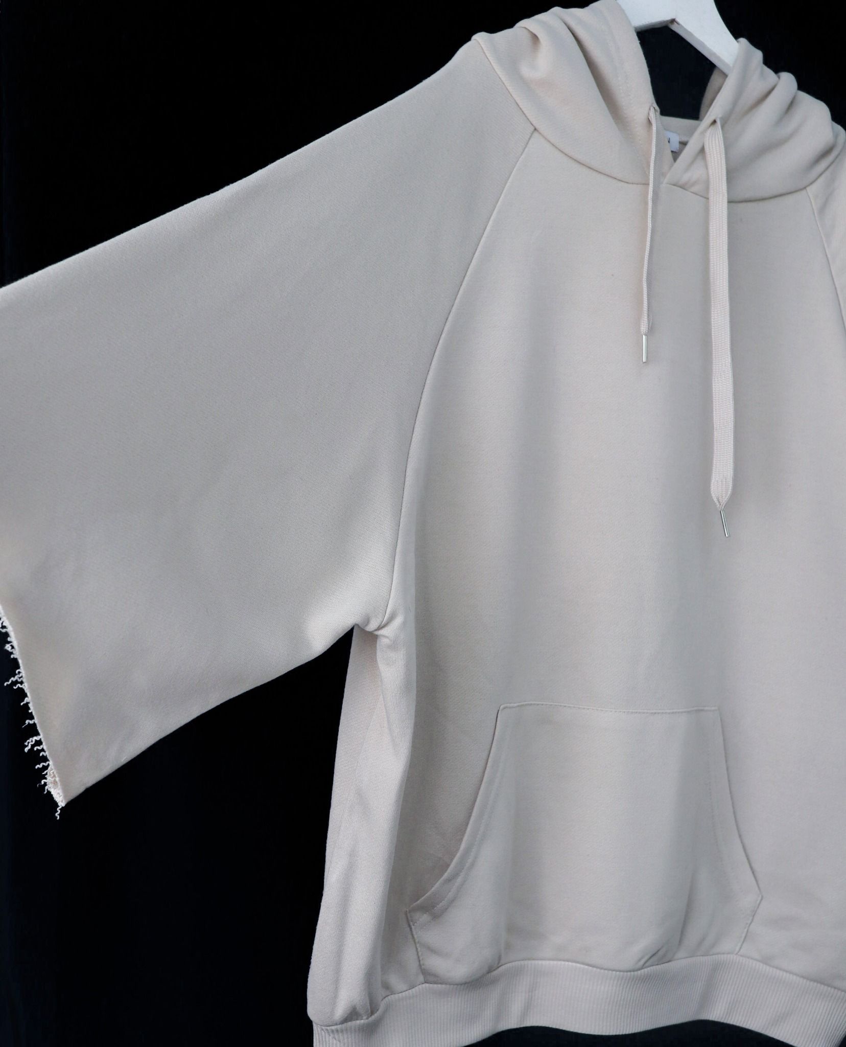 12.29.22 - VTG PULLOVER HOODIE - LUNACION