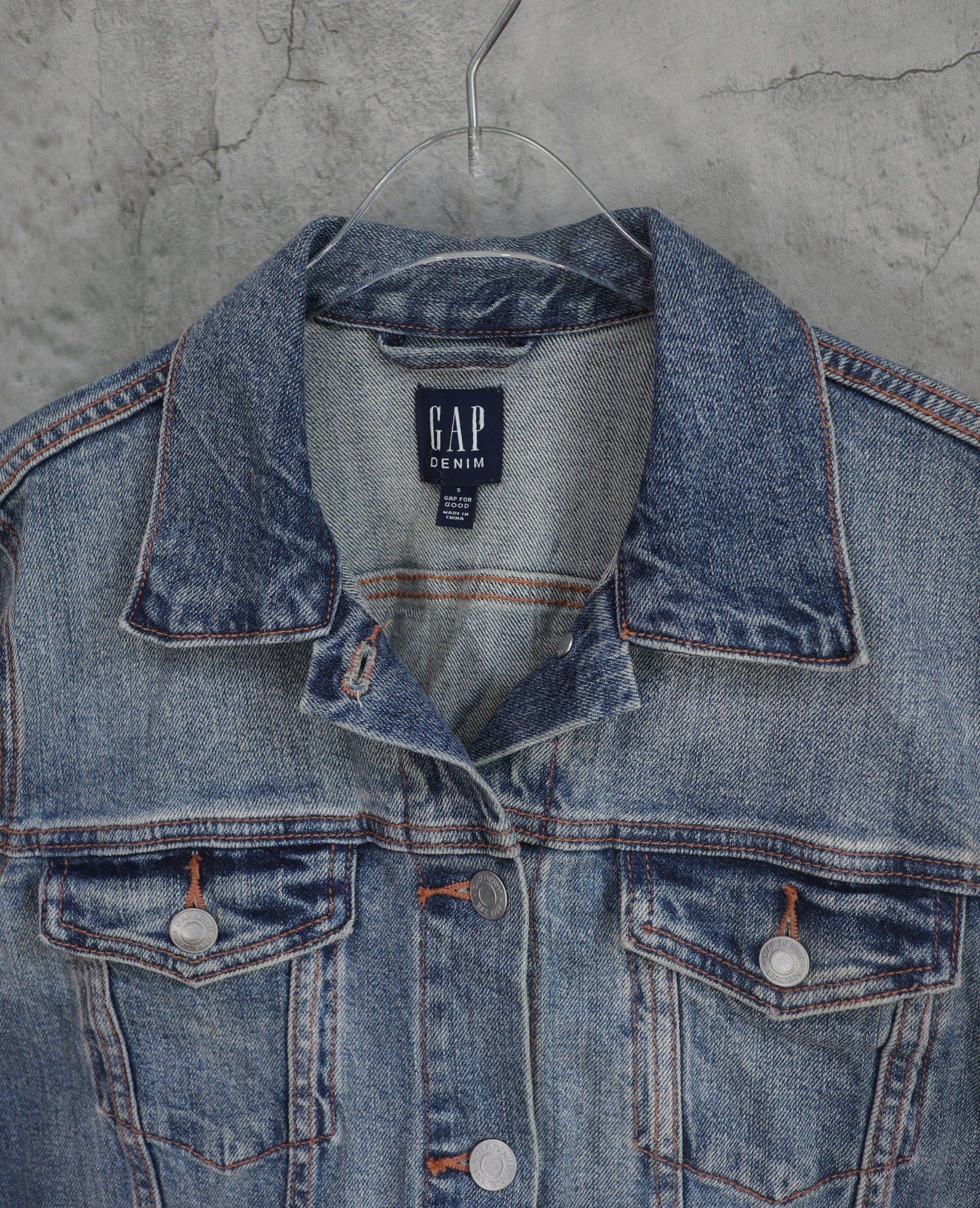 10.12.23 - VTG CROPPED DENIM JACKET - GAP