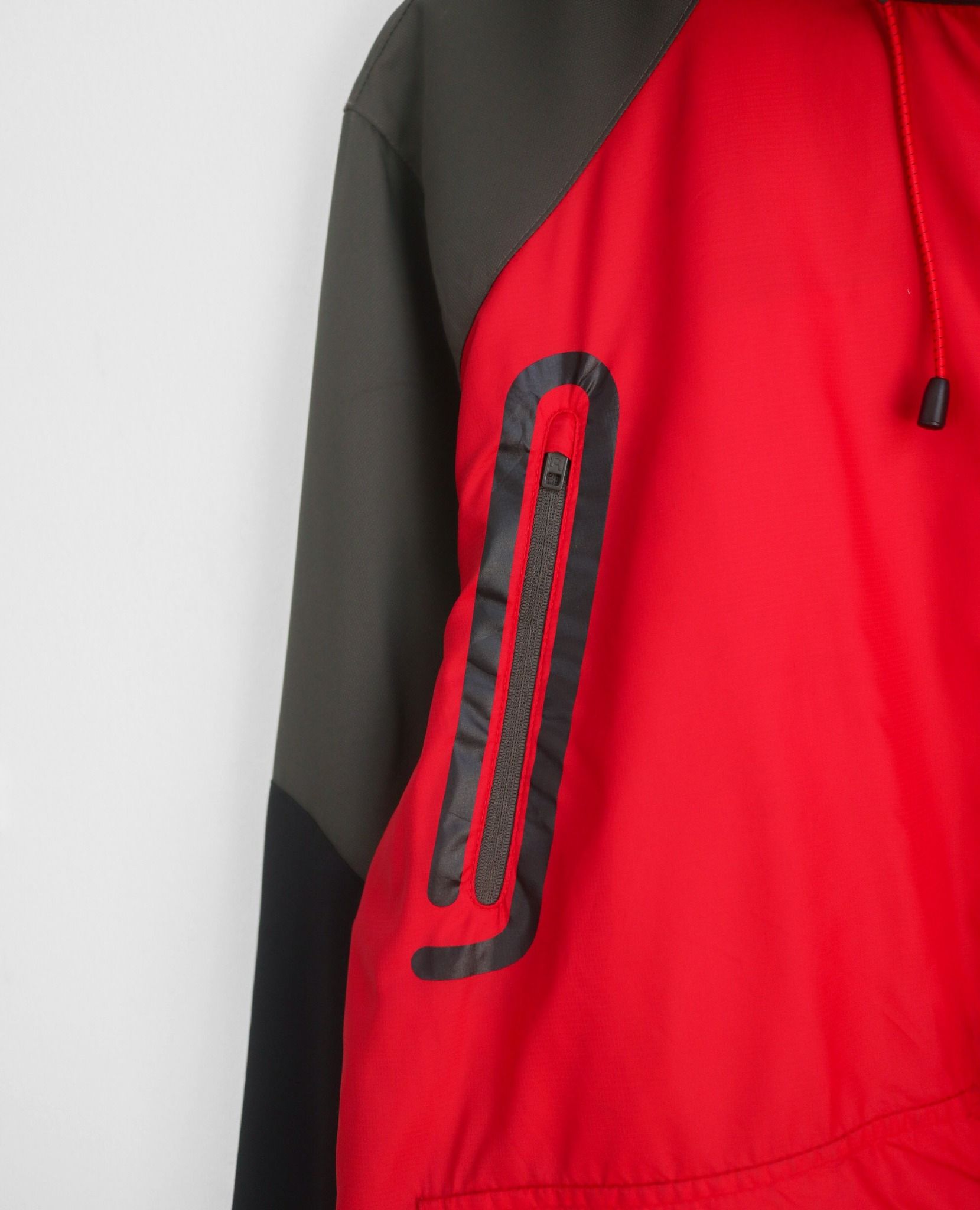 07.23.23 - VTG WINDBREAKER JACKET - REEBOK