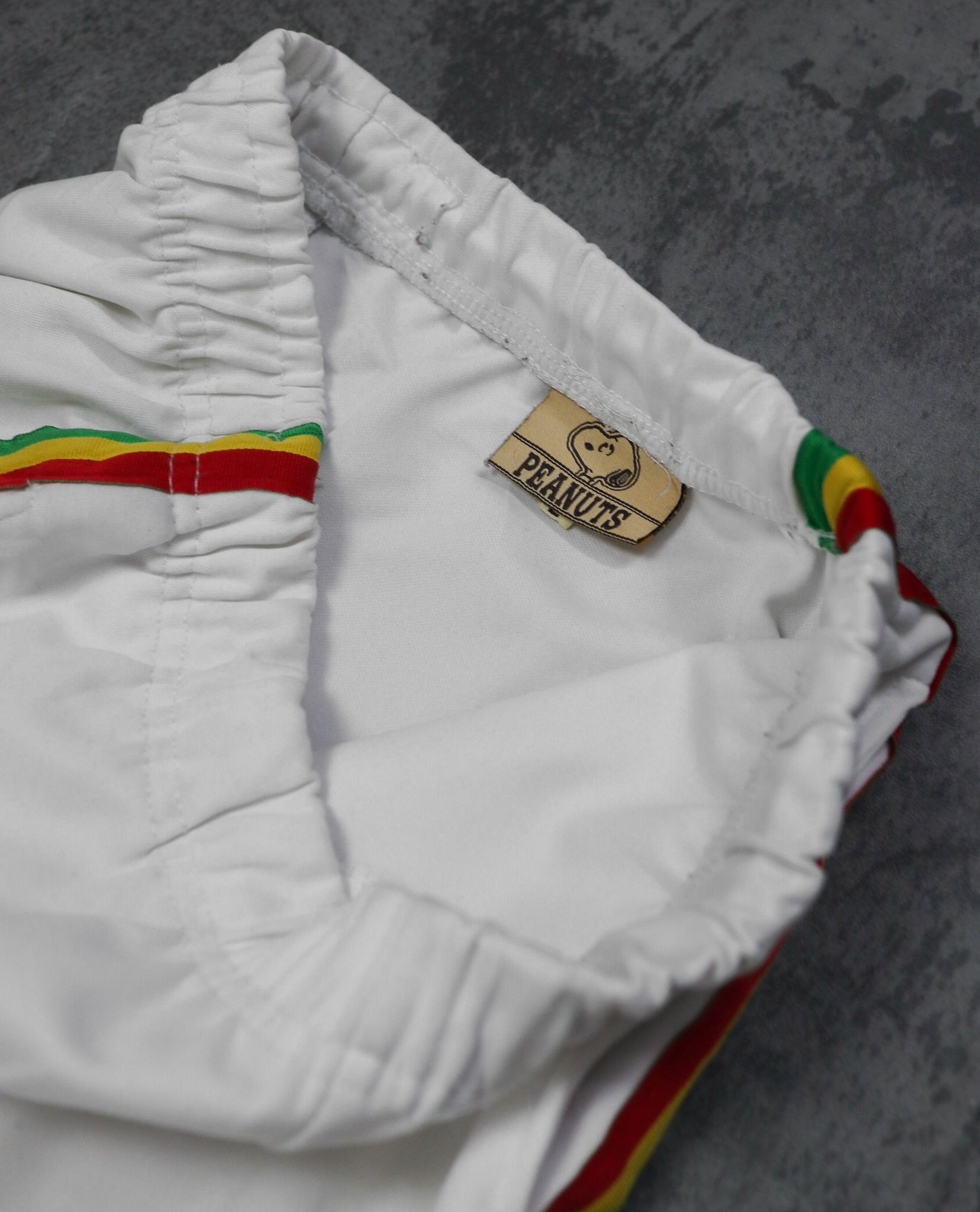 12.29.22 - VTG CROPPED TRACK PANTS - PEANUTS